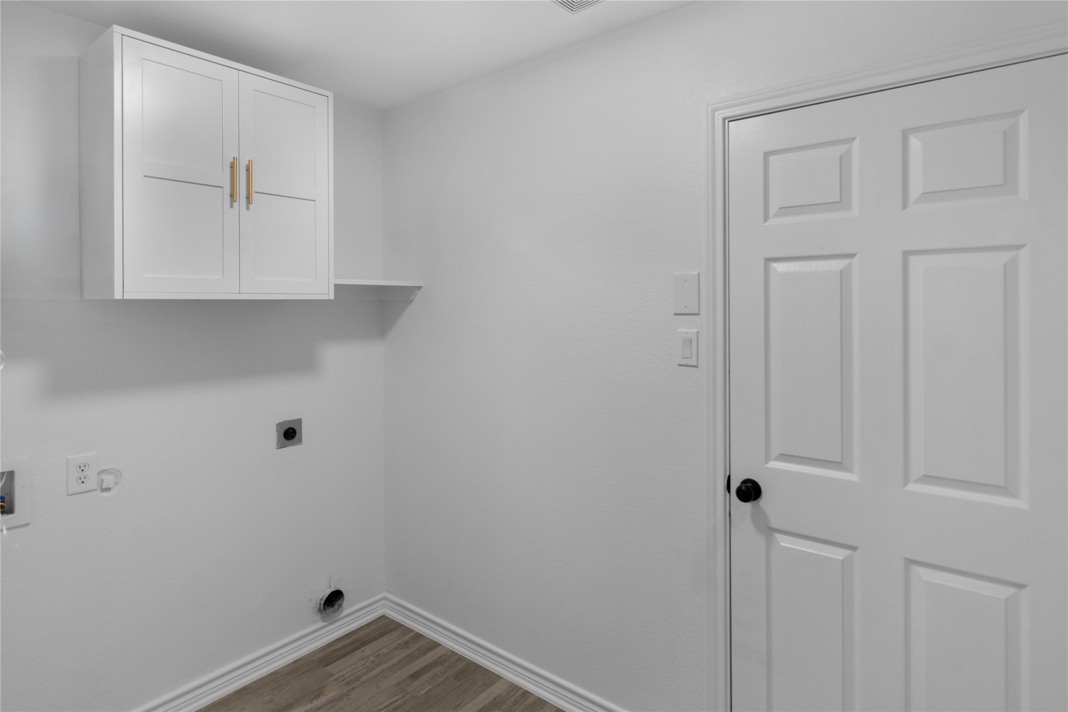 4037 Navarro Way