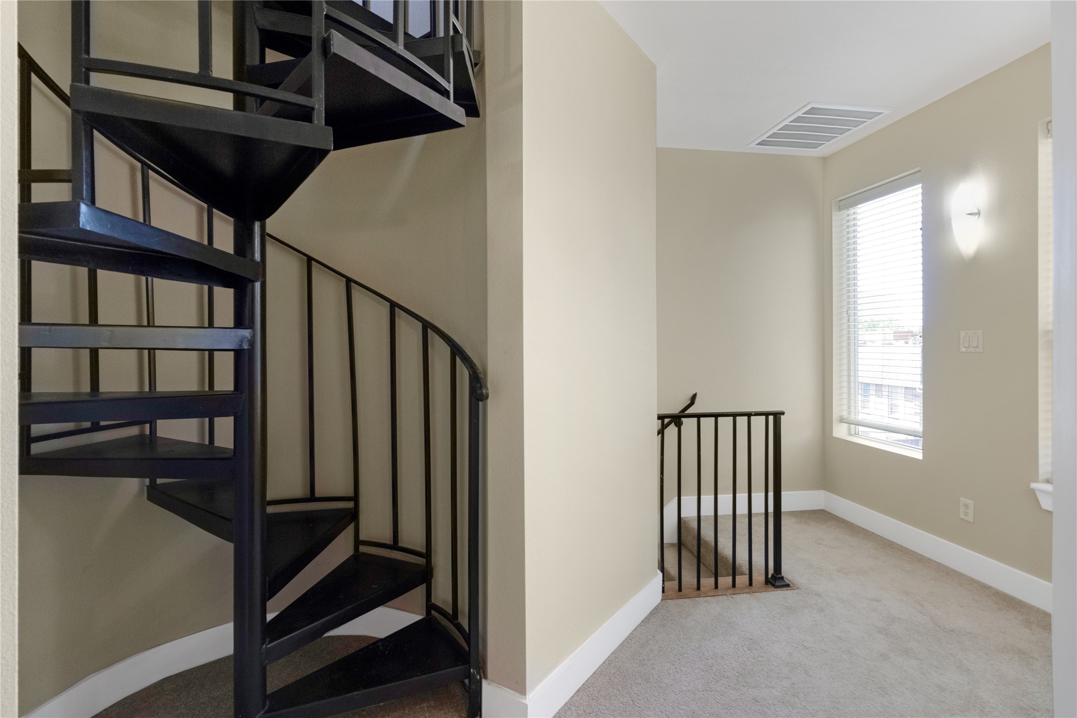 3915 Congress Avenue 200