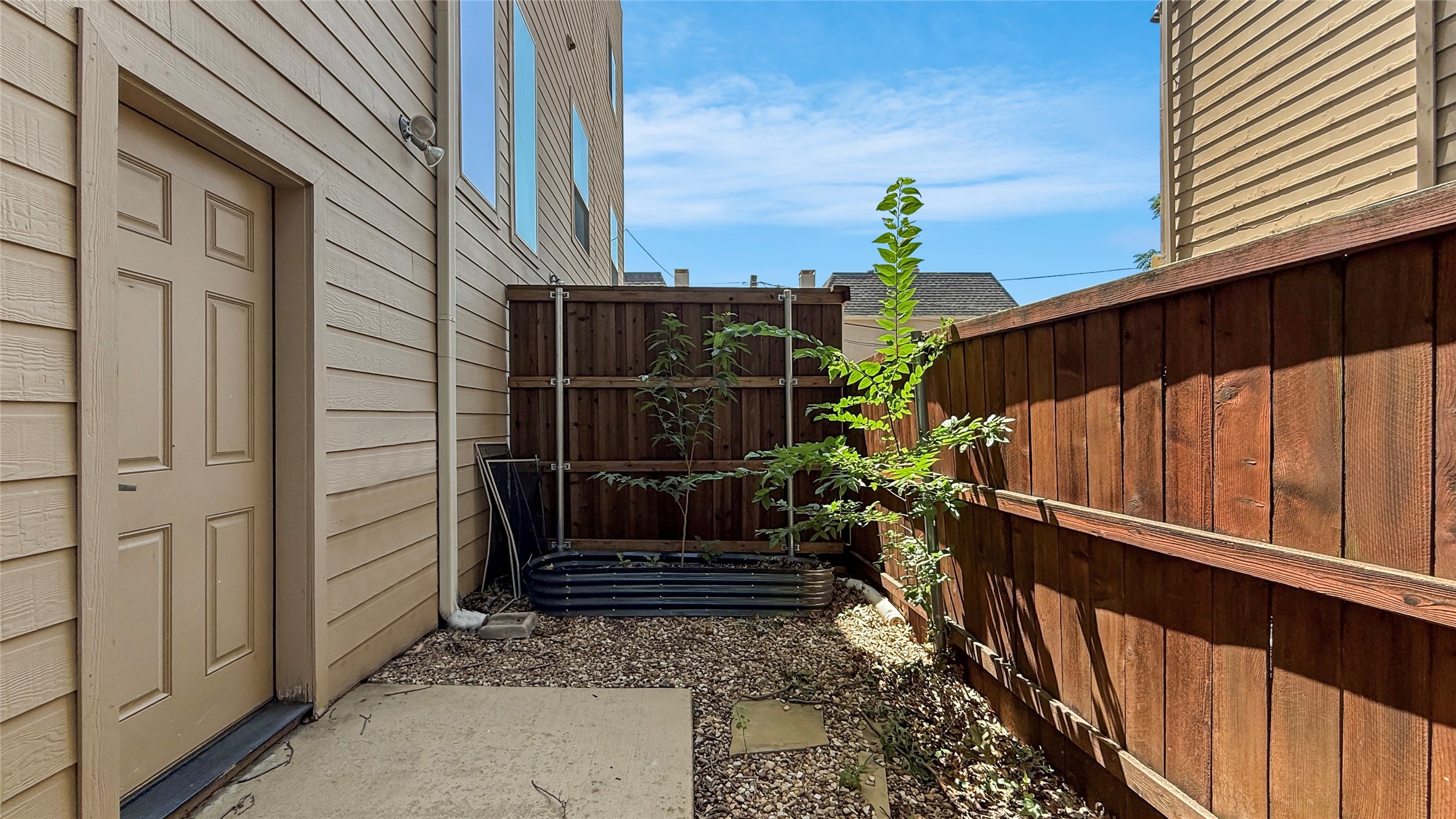 3915 Congress Avenue 200