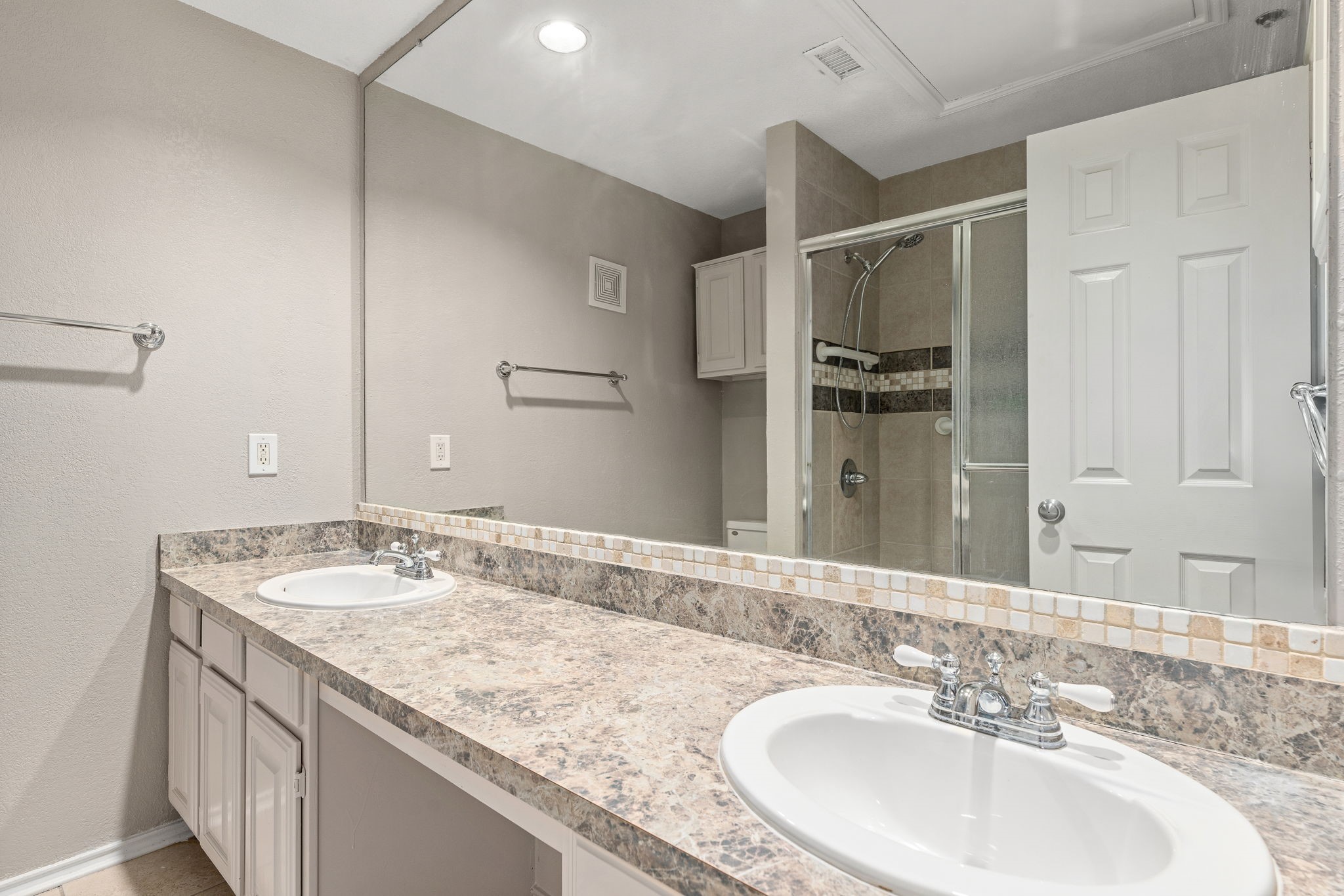 12660 Hillcrest Road 4203