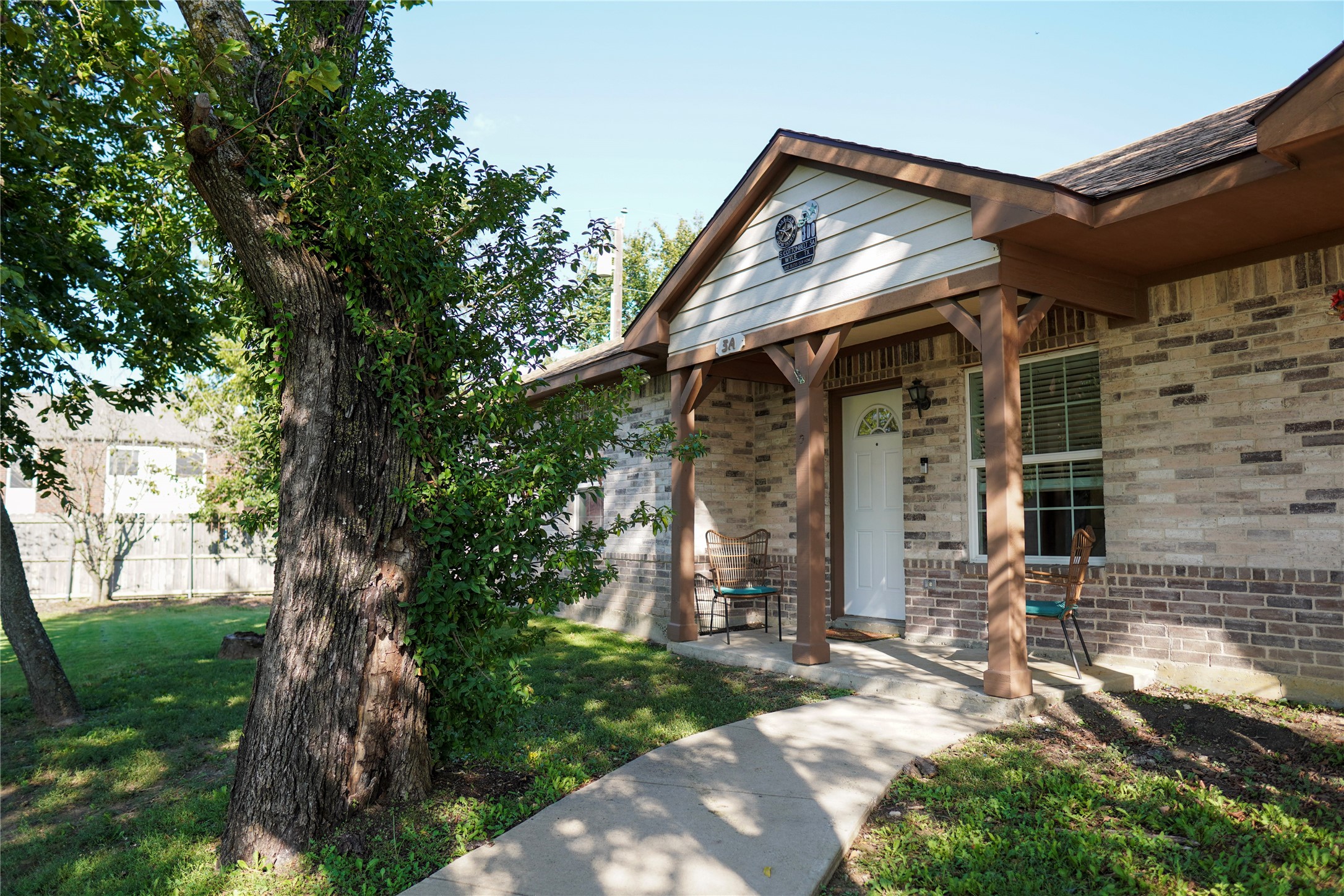 300 S Cottonbelt Avenue 3A