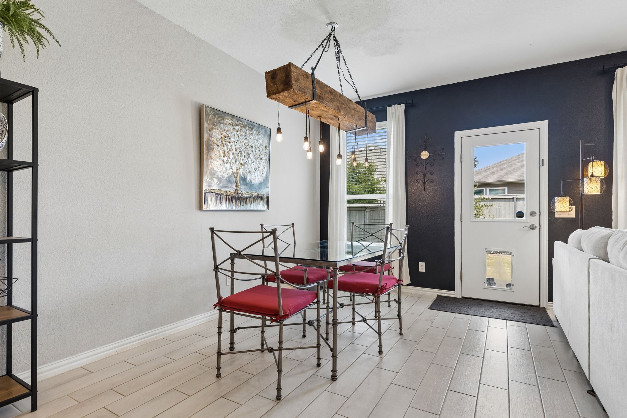 2428 Mockingbird Court