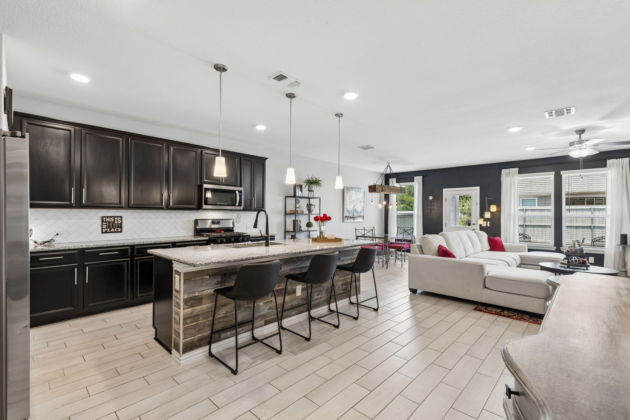 2428 Mockingbird Court