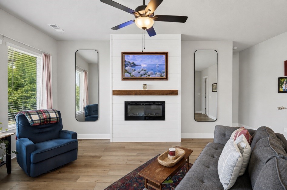 2232 Robin Way