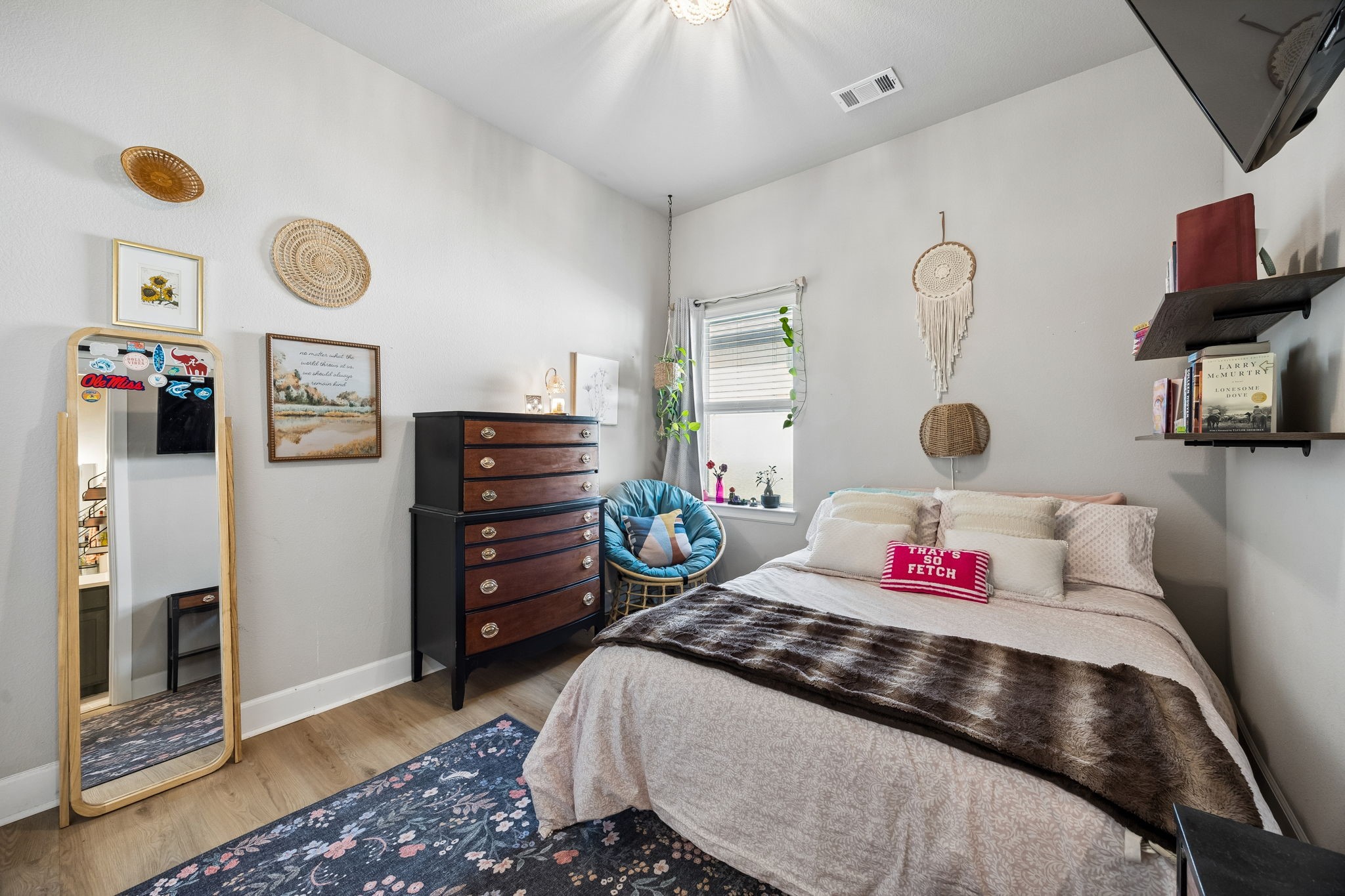 2232 Robin Way