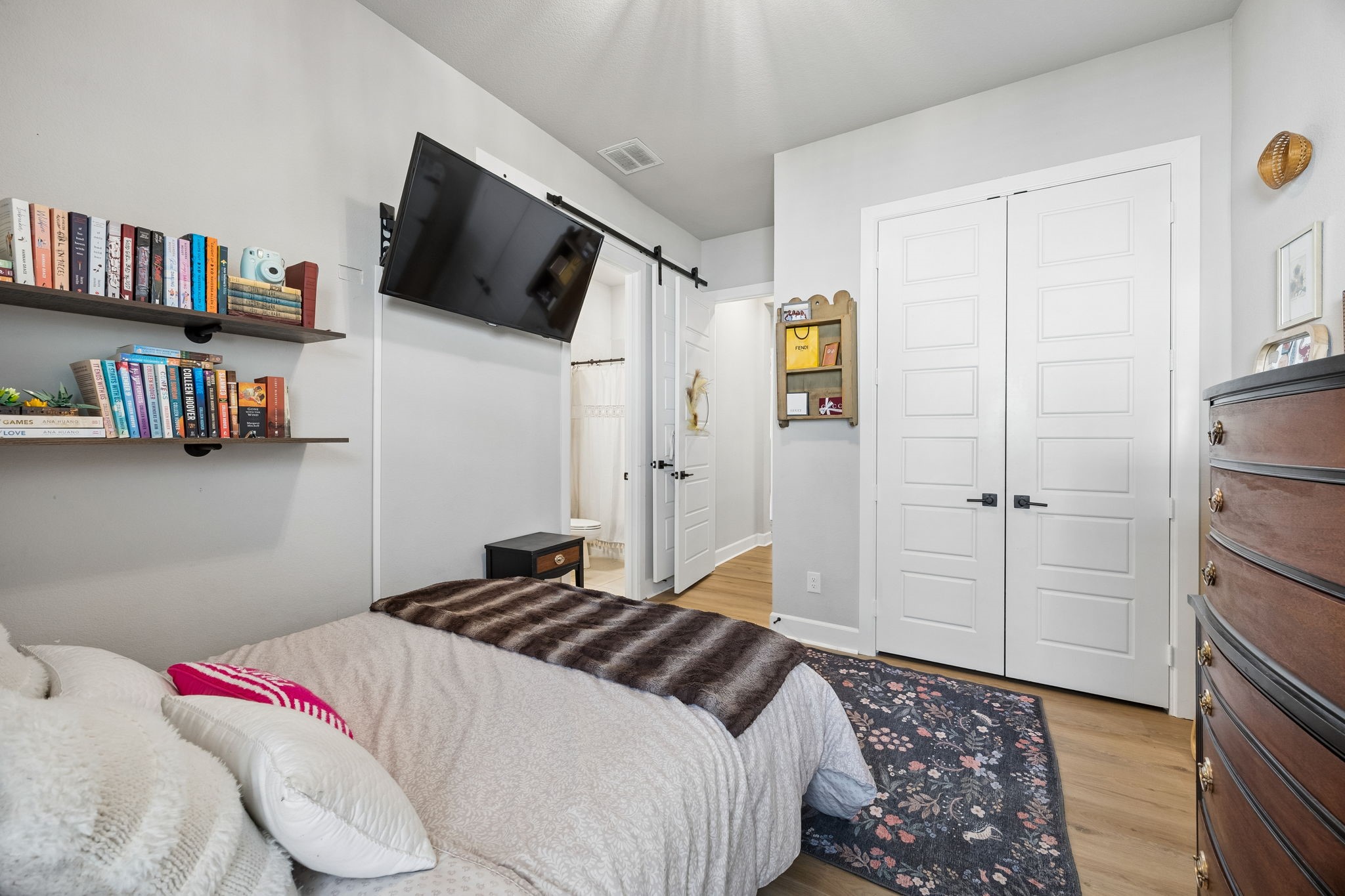 2232 Robin Way