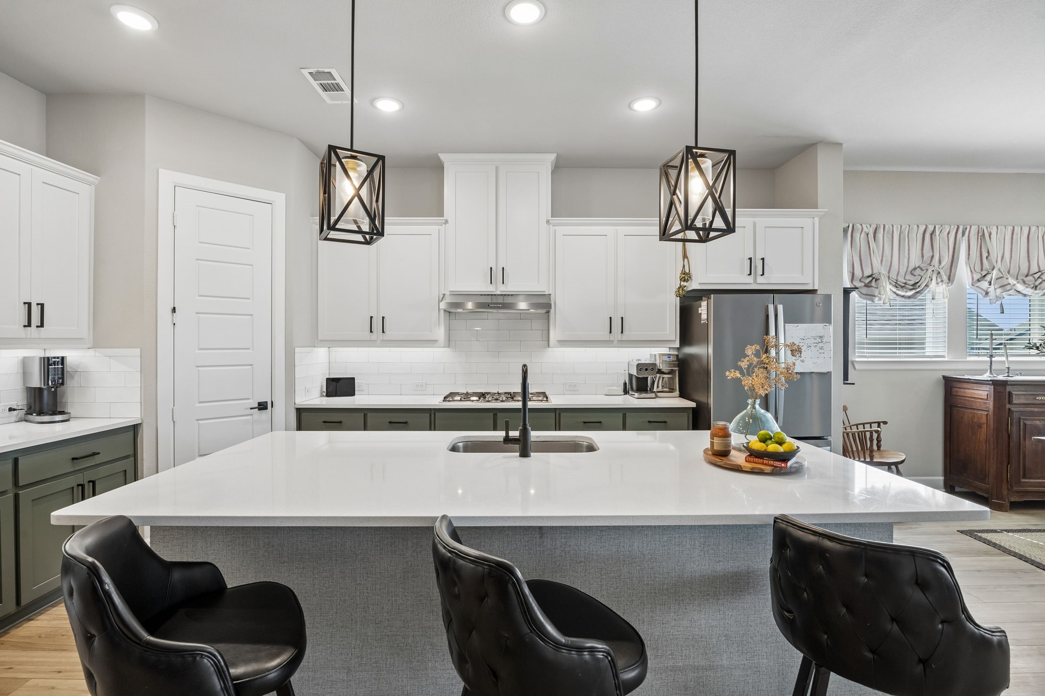 2232 Robin Way