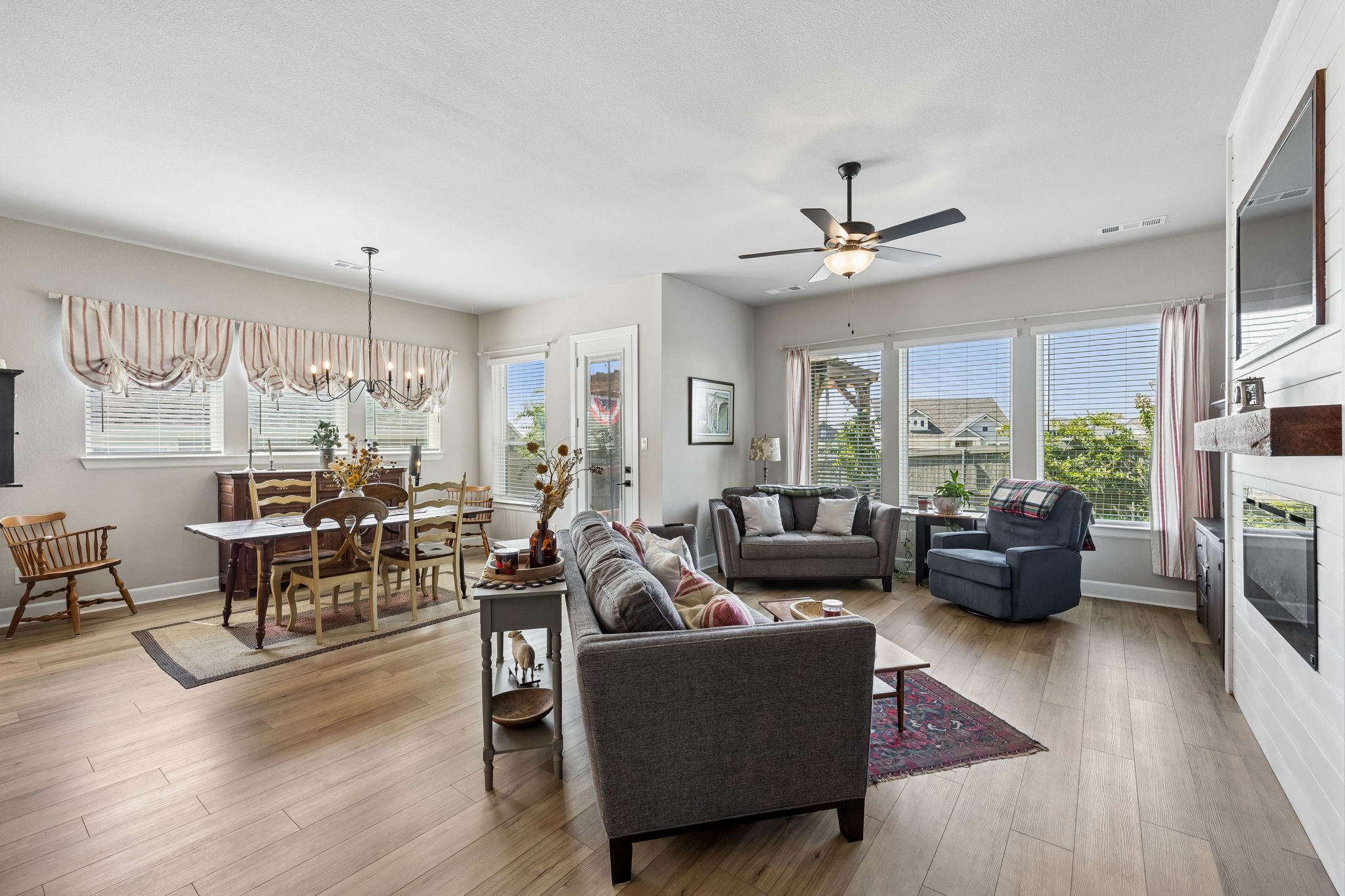 2232 Robin Way