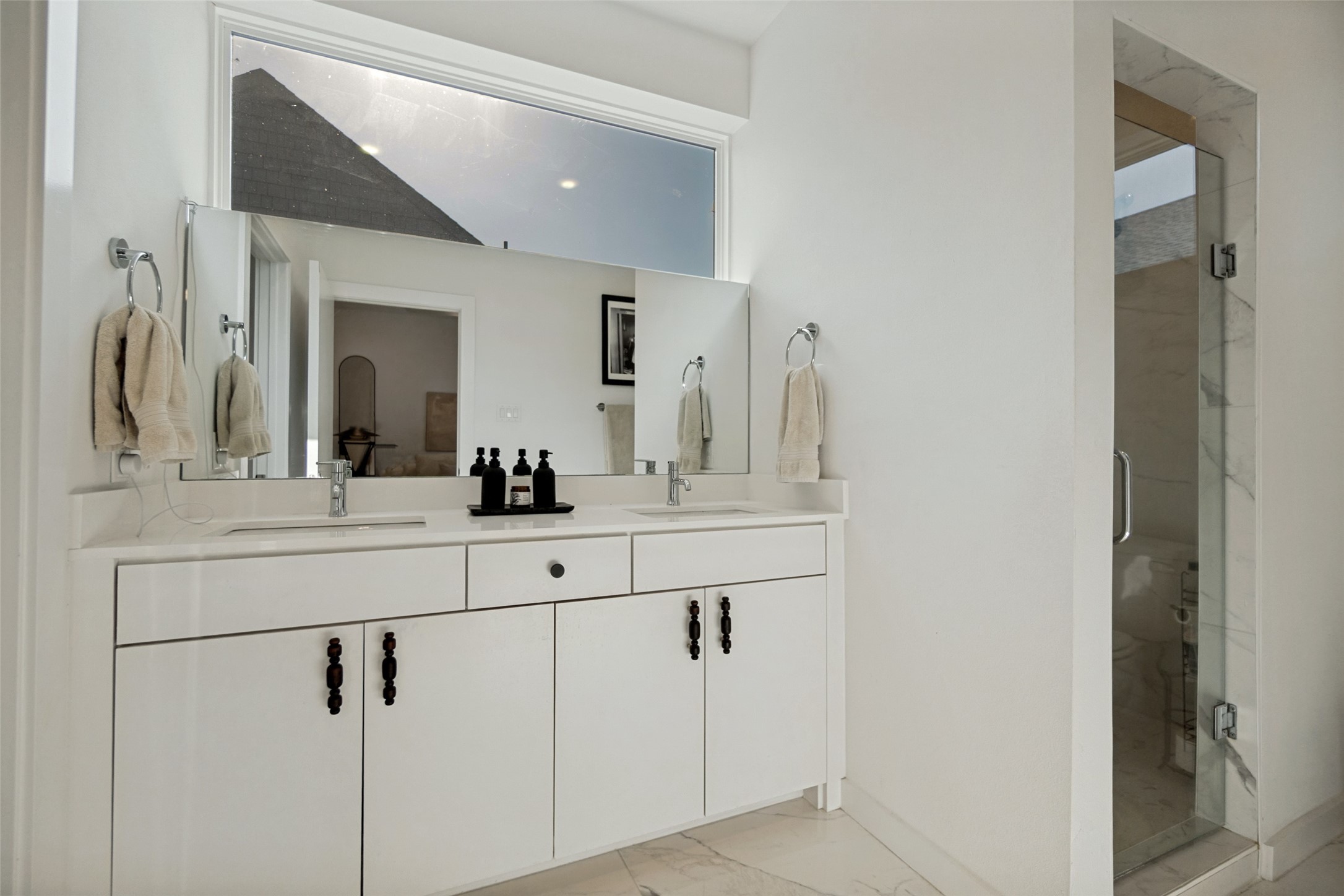 427 W 10th Street 601