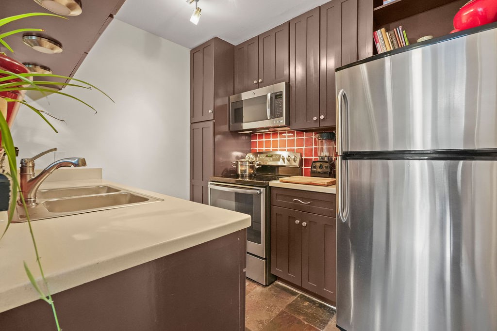 4333 Bowser Avenue 5