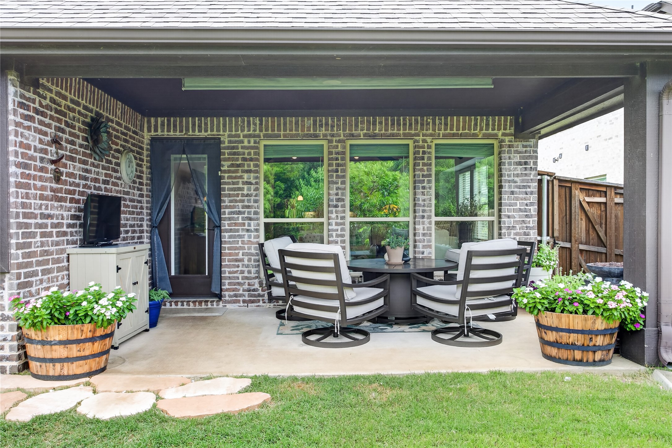 628 Lake Cove Drive