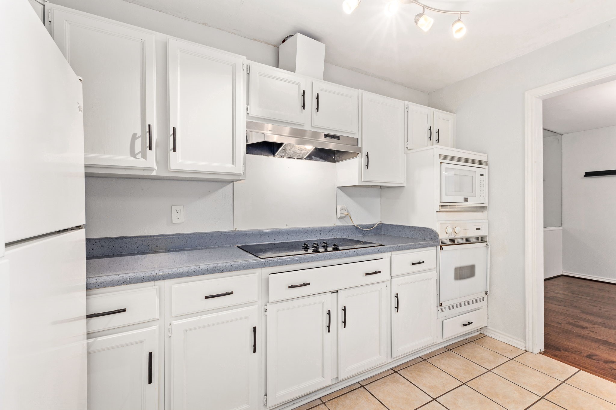 812 Saint Paul Court