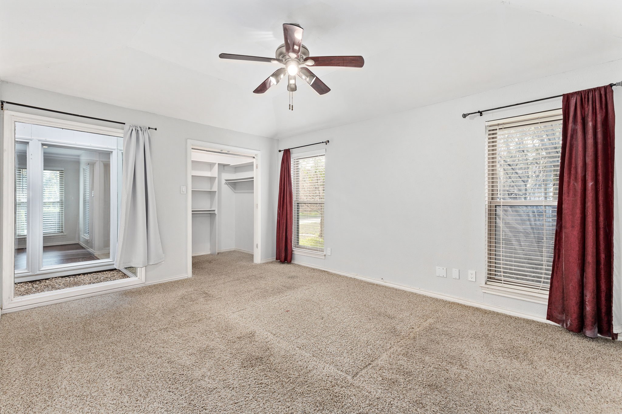 812 Saint Paul Court
