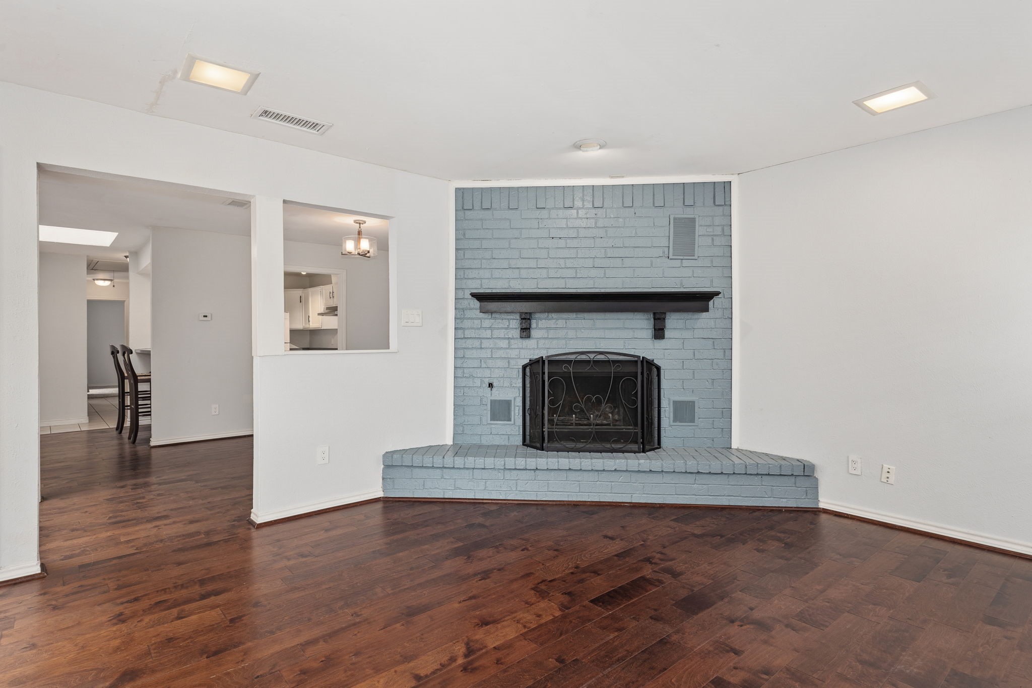 812 Saint Paul Court
