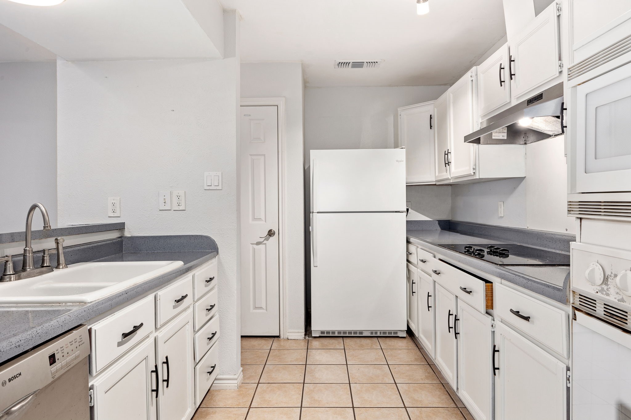 812 Saint Paul Court