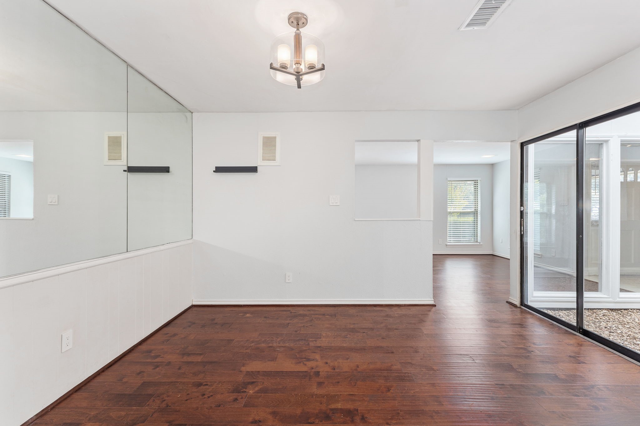 812 Saint Paul Court