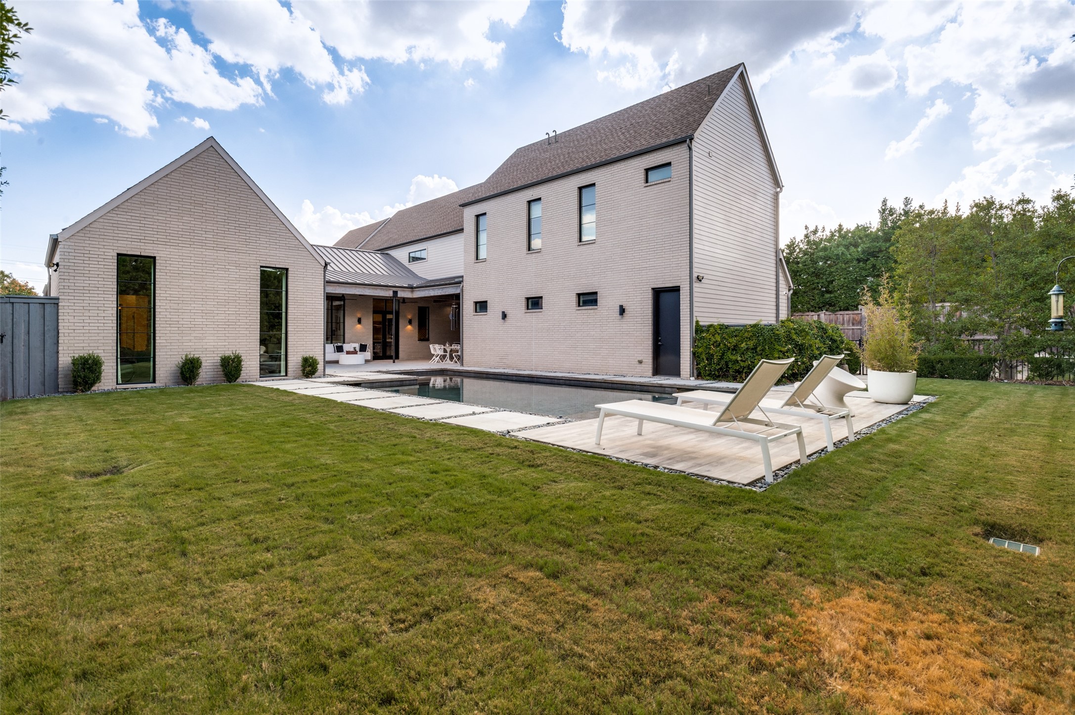 4447 Alta Vista Lane