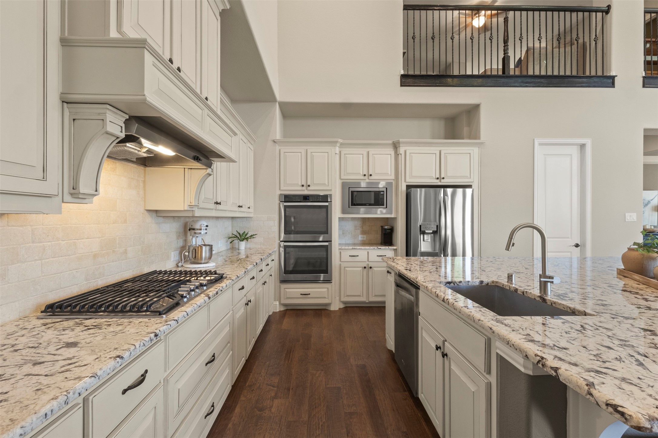 1611 Chisholm Trail