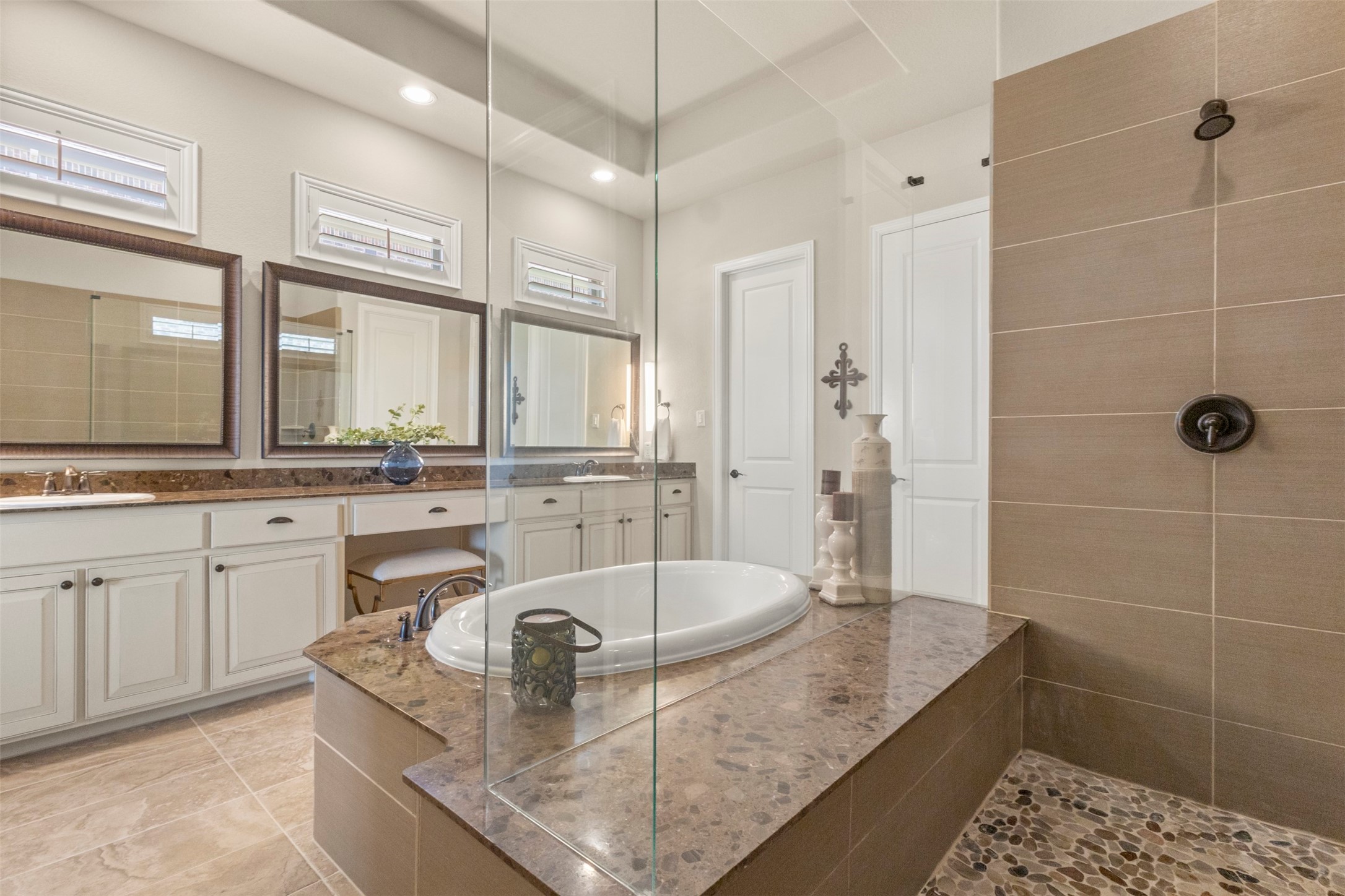 1611 Chisholm Trail
