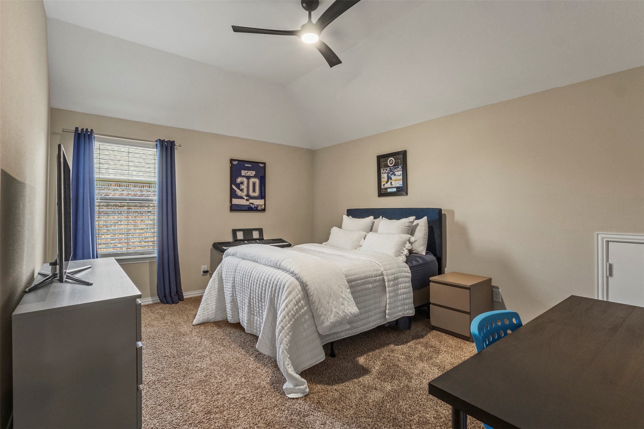 1611 Chisholm Trail