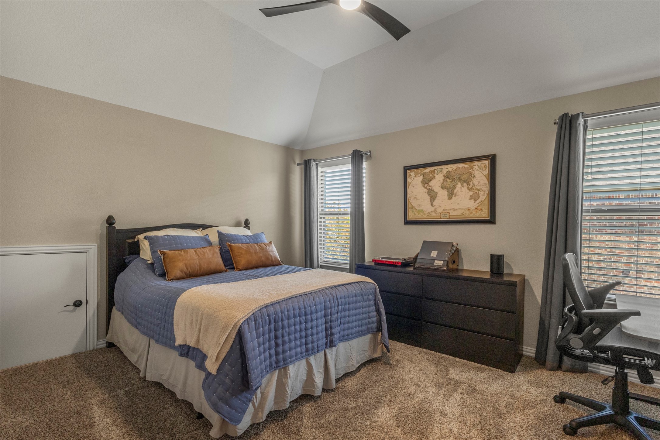 1611 Chisholm Trail