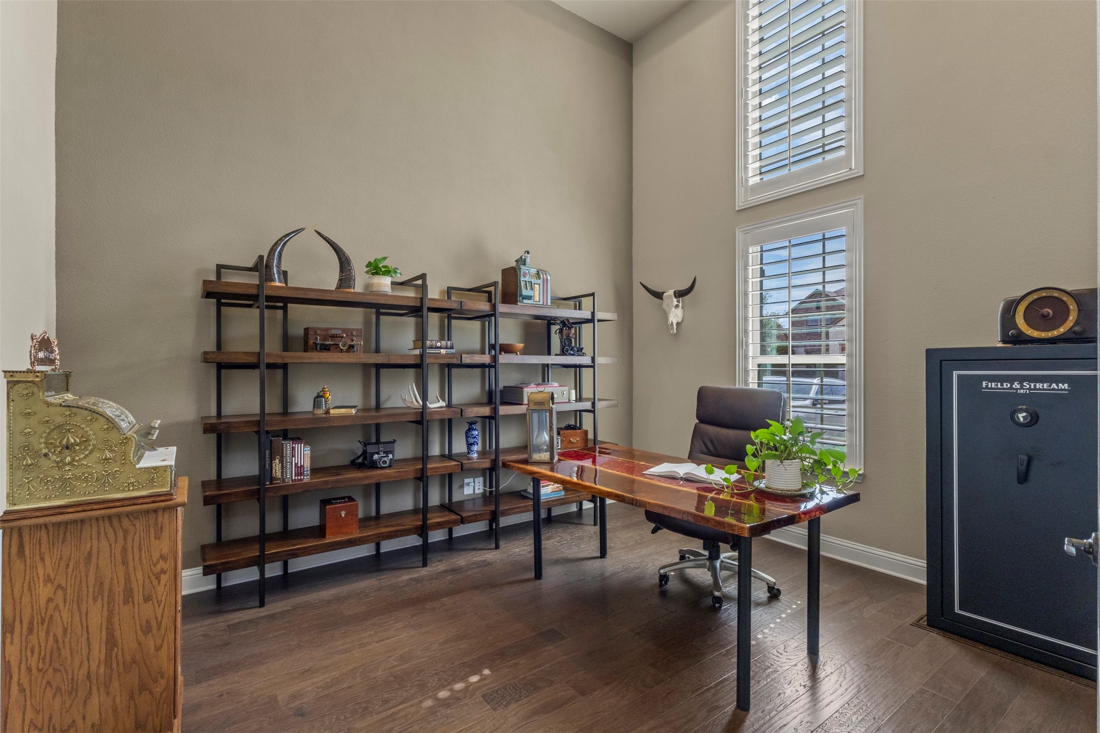 1611 Chisholm Trail