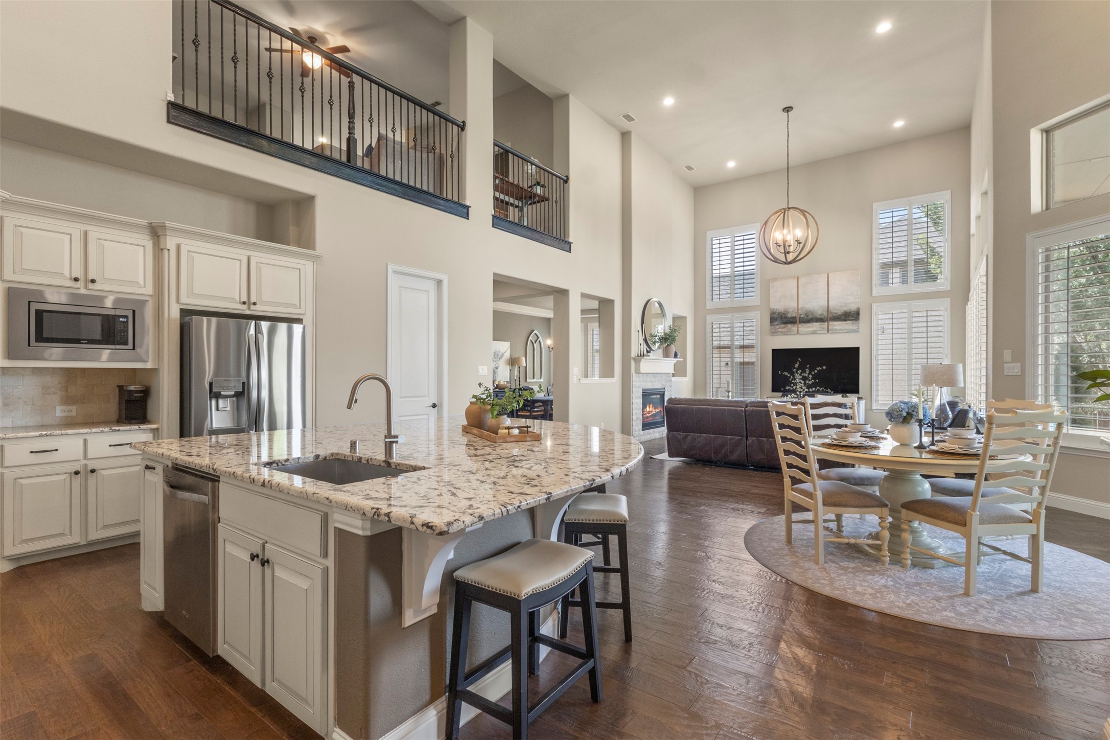 1611 Chisholm Trail