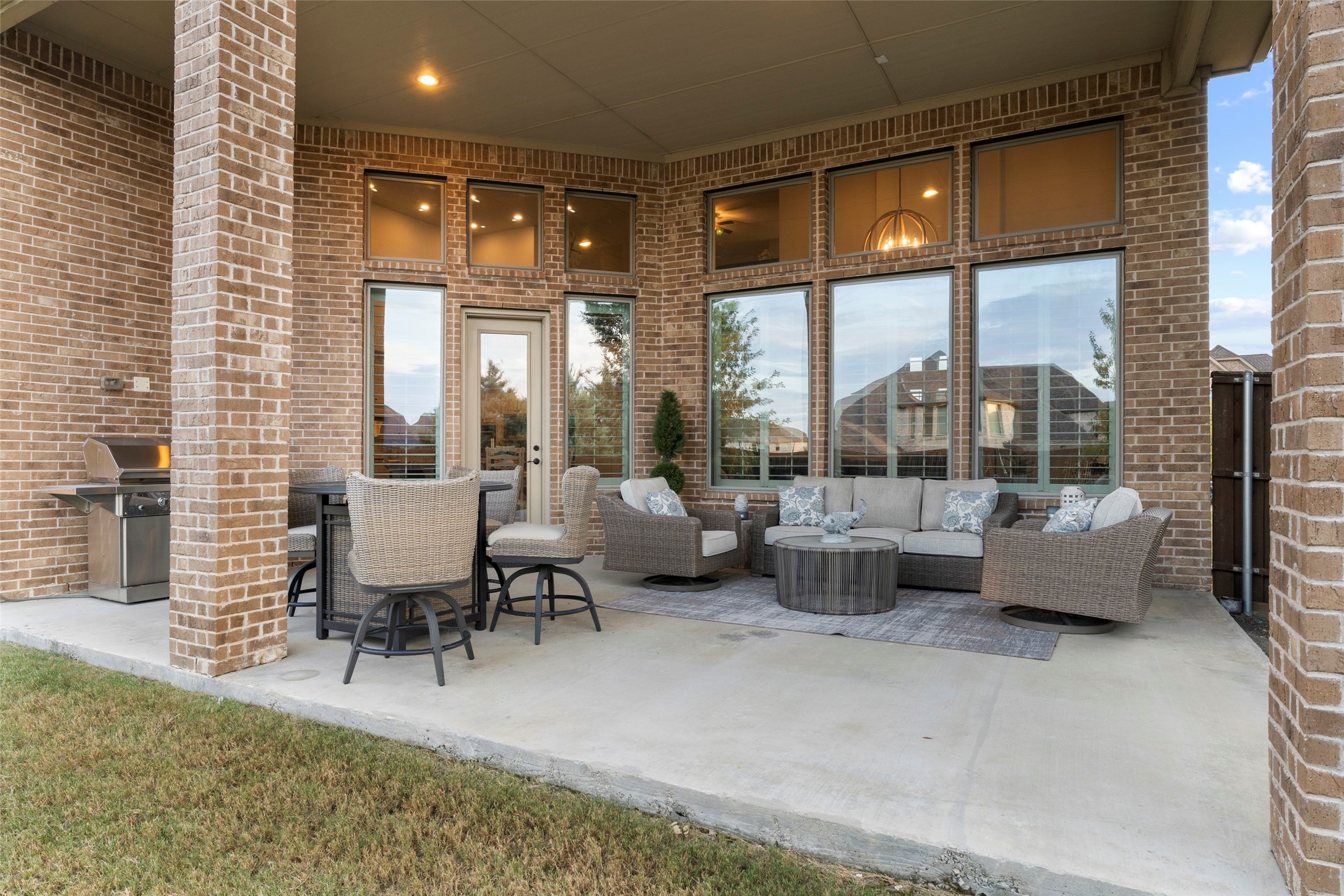 1611 Chisholm Trail