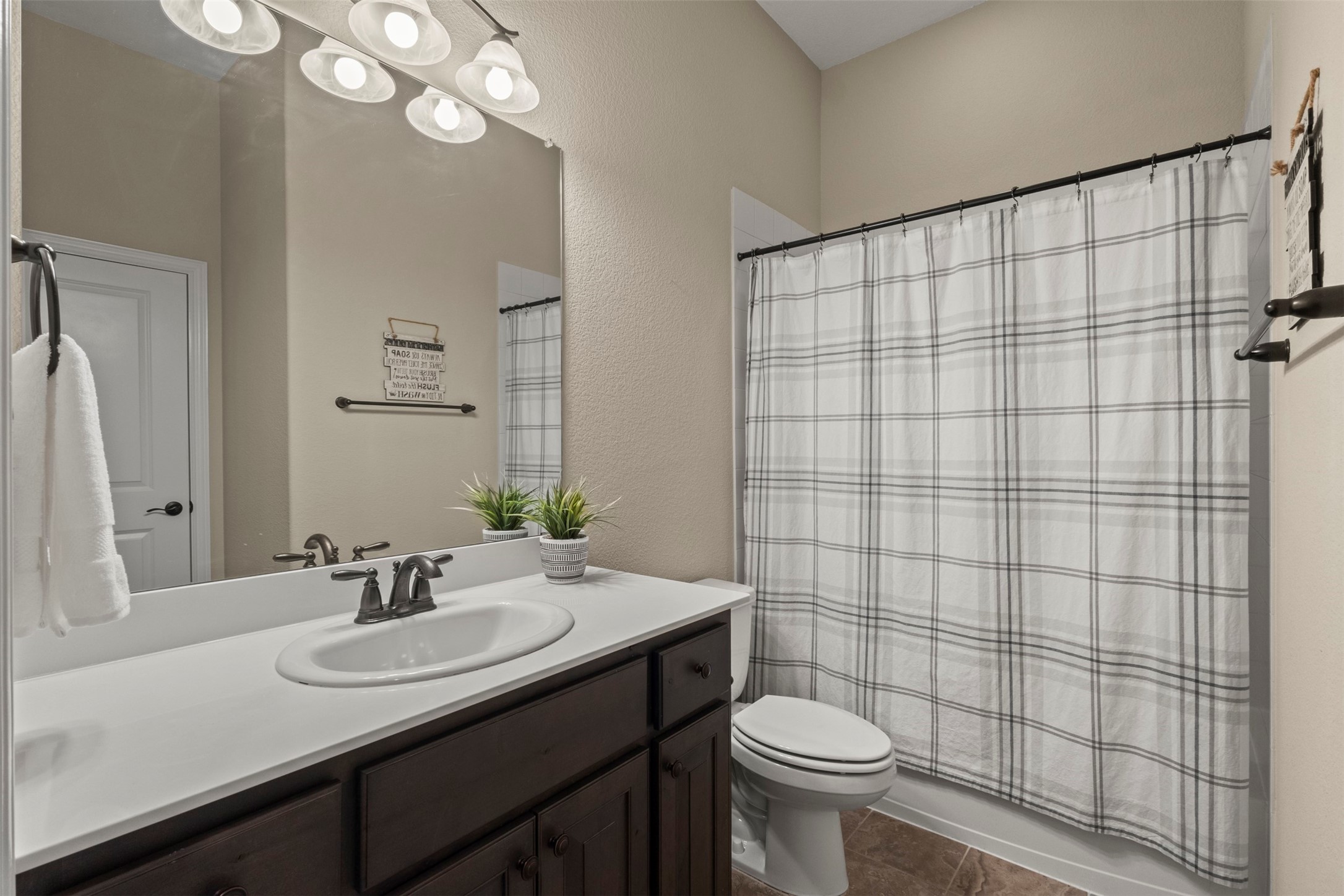 1611 Chisholm Trail