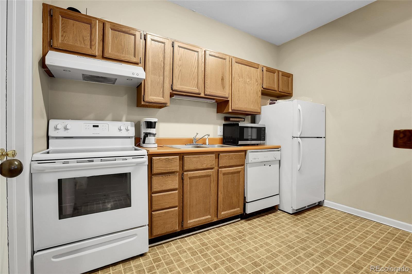 2301 E Fremont Avenue Unit: U05