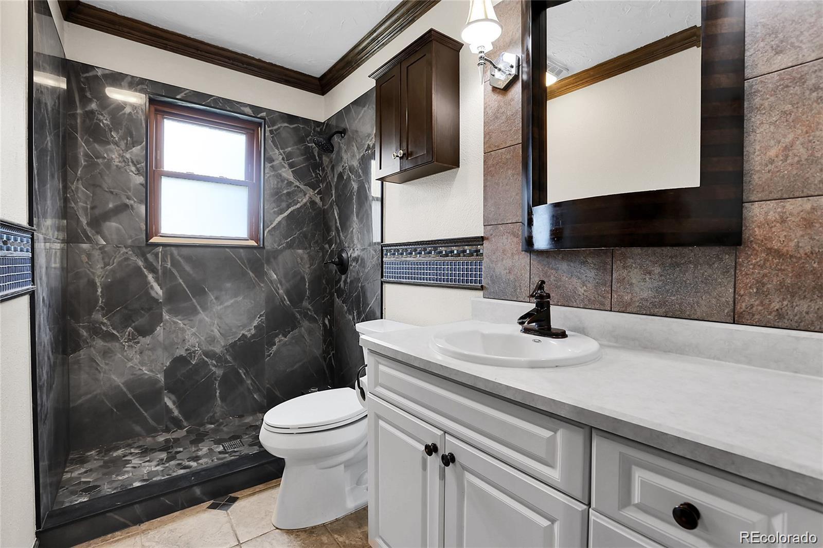 2301 E Fremont Avenue Unit: U05