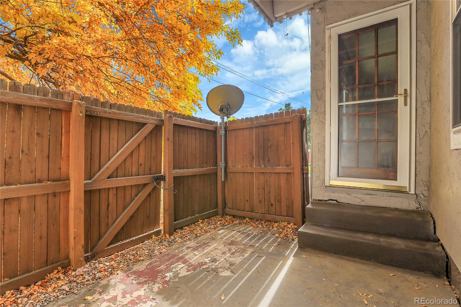 2301 E Fremont Avenue Unit: U05