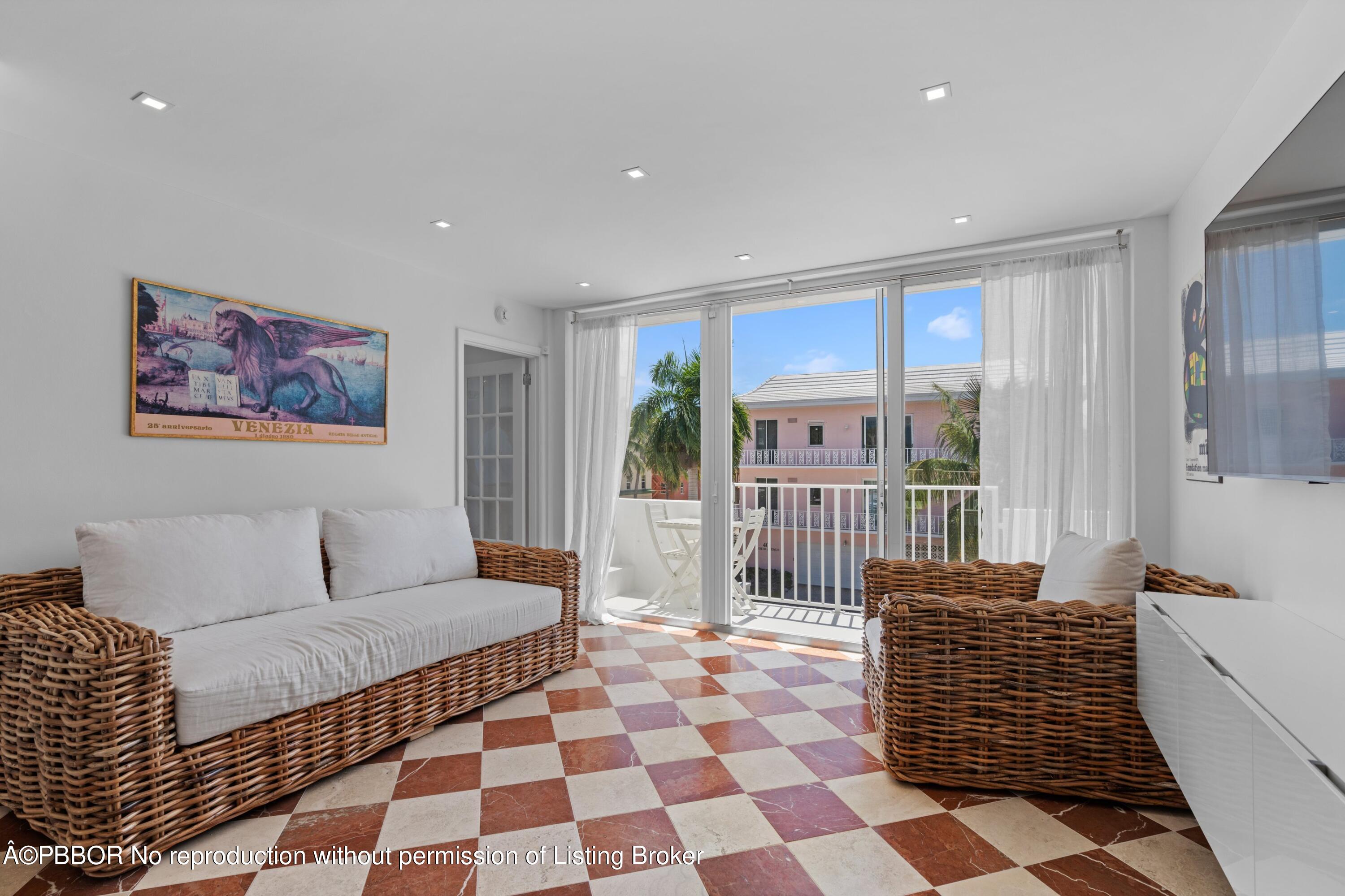 401 Peruvian Avenue, 302