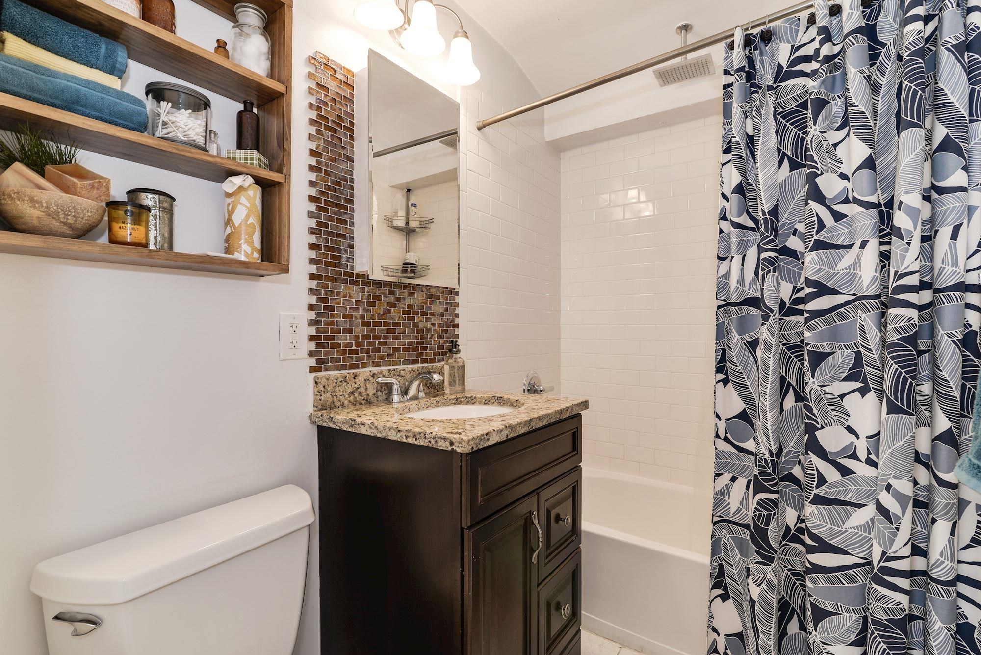 227 CHRISTOPHER COLUMBUS DR Unit 402B