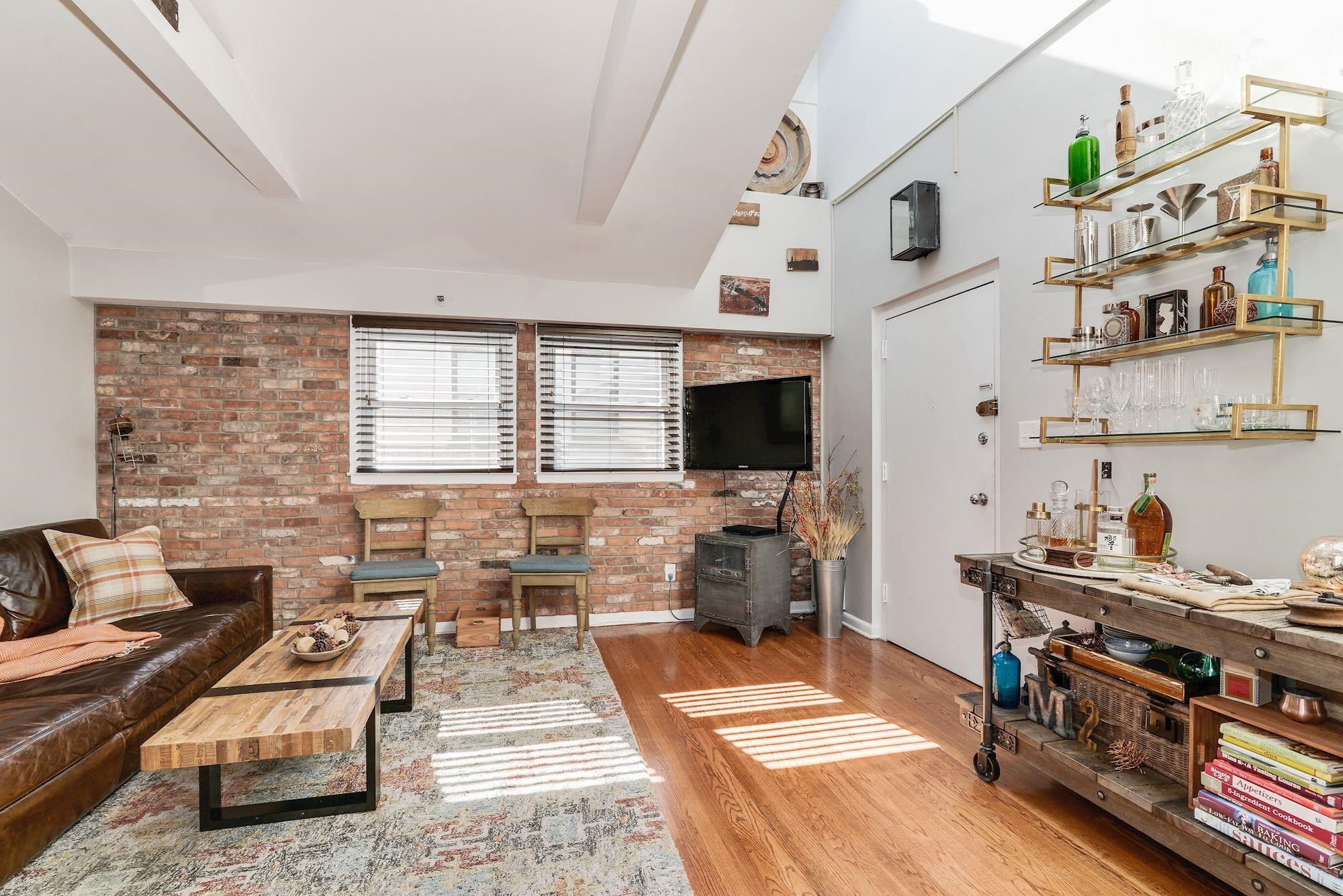 227 CHRISTOPHER COLUMBUS DR Unit 402B
