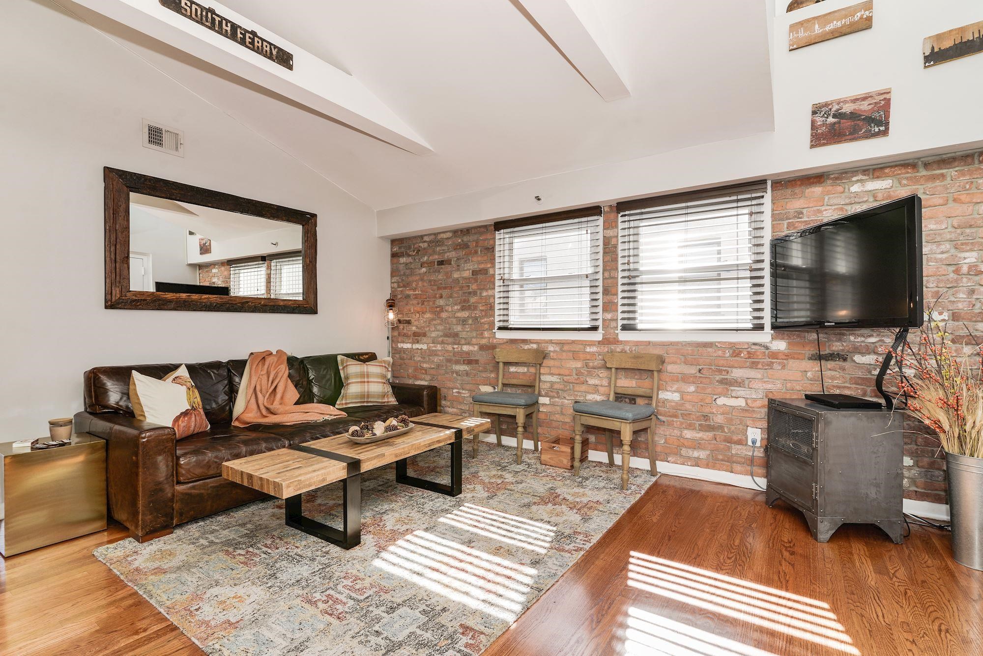 227 CHRISTOPHER COLUMBUS DR Unit 402B