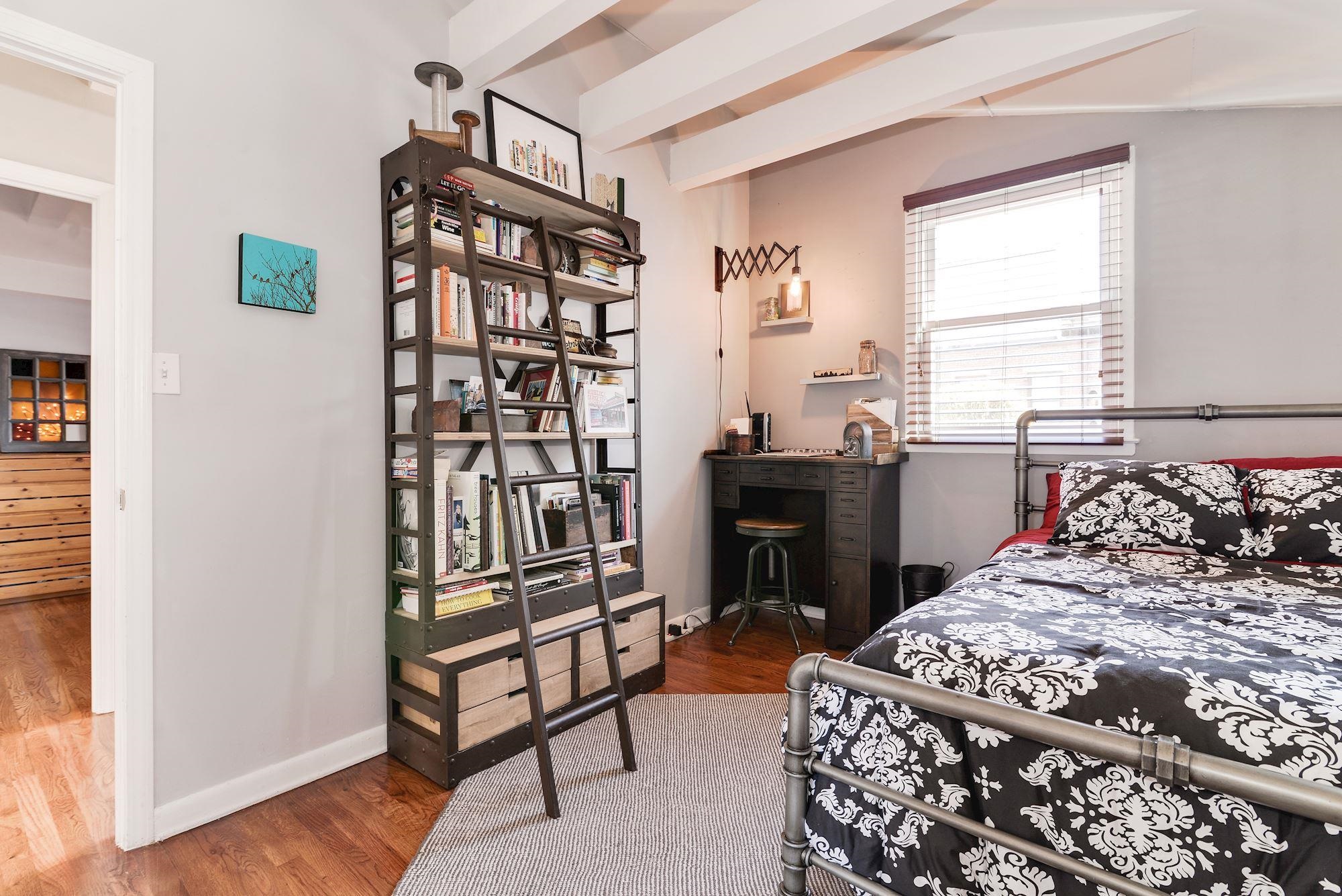 227 CHRISTOPHER COLUMBUS DR Unit 402B