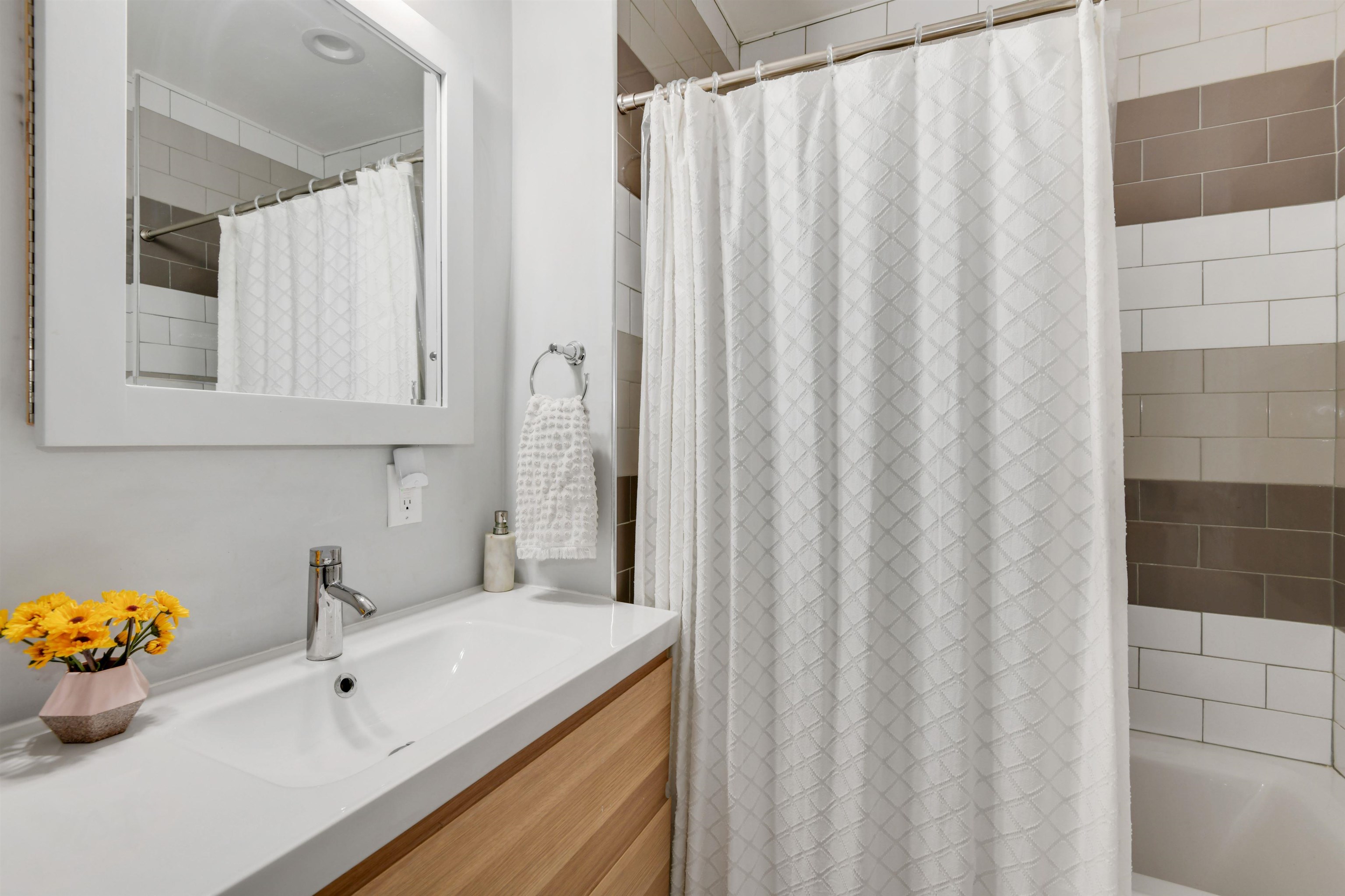 58 HANCOCK AVE Unit 1