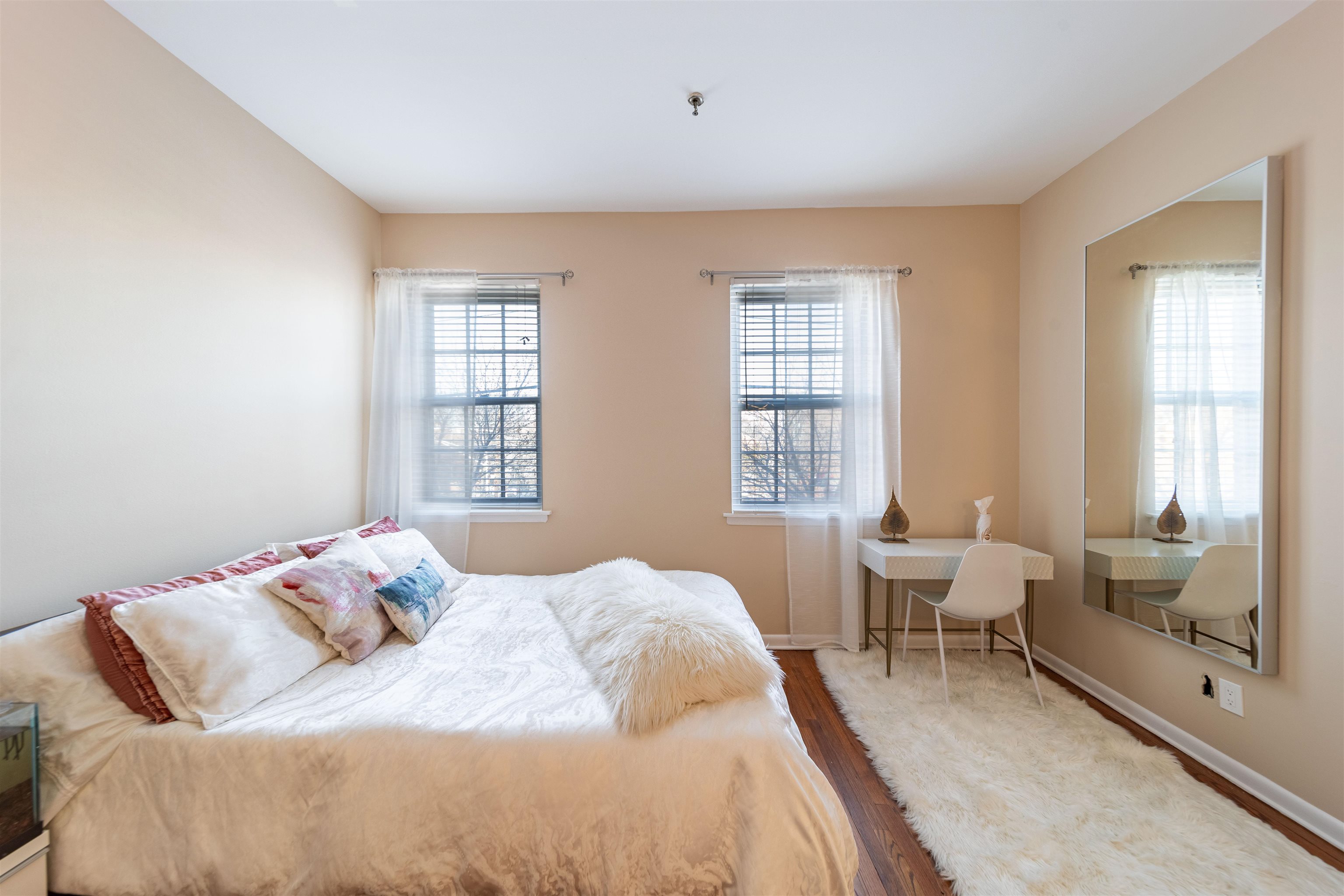 227 CHRISTOPHER COLUMBUS DR Unit 208B
