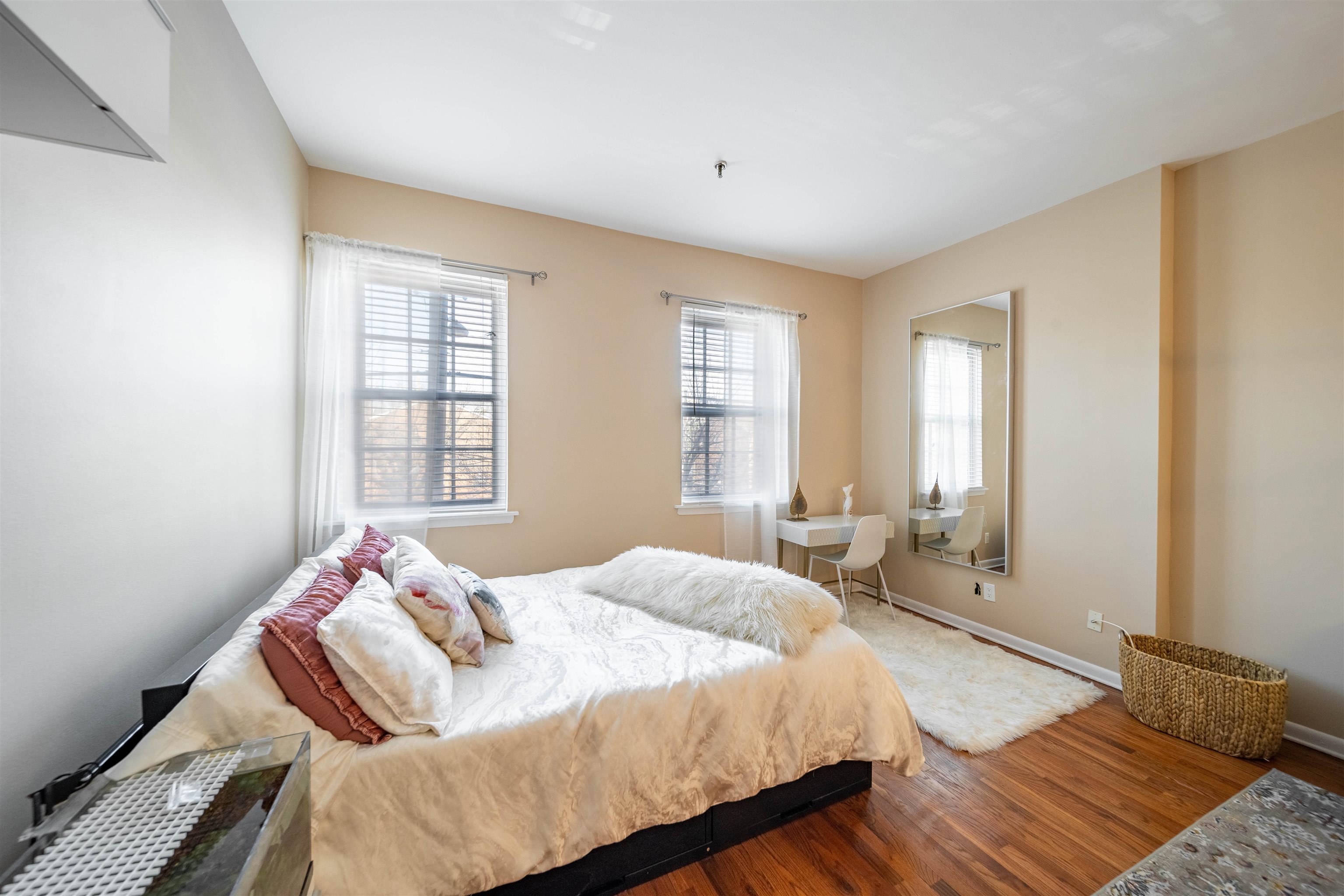 227 CHRISTOPHER COLUMBUS DR Unit 208B