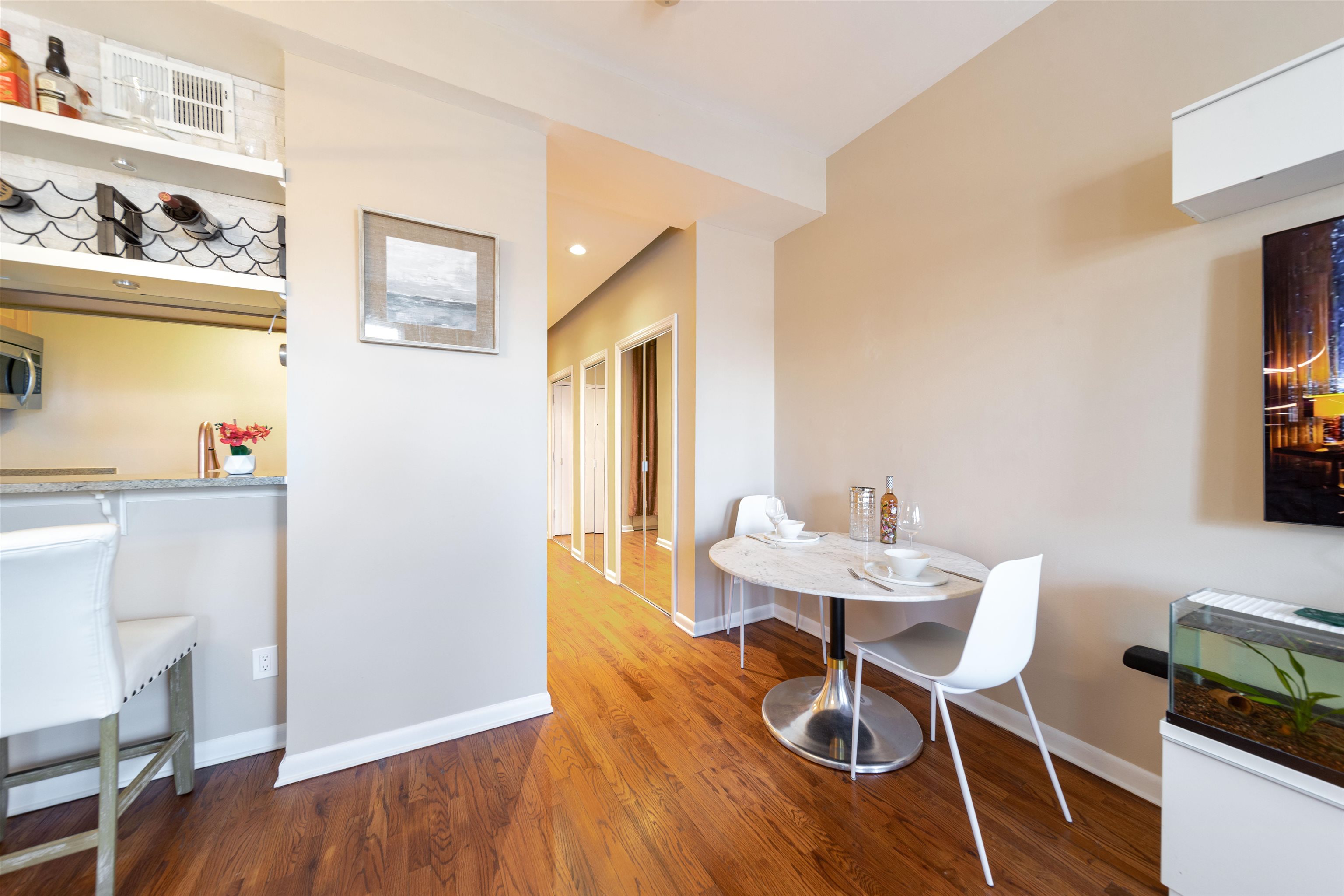 227 CHRISTOPHER COLUMBUS DR Unit 208B