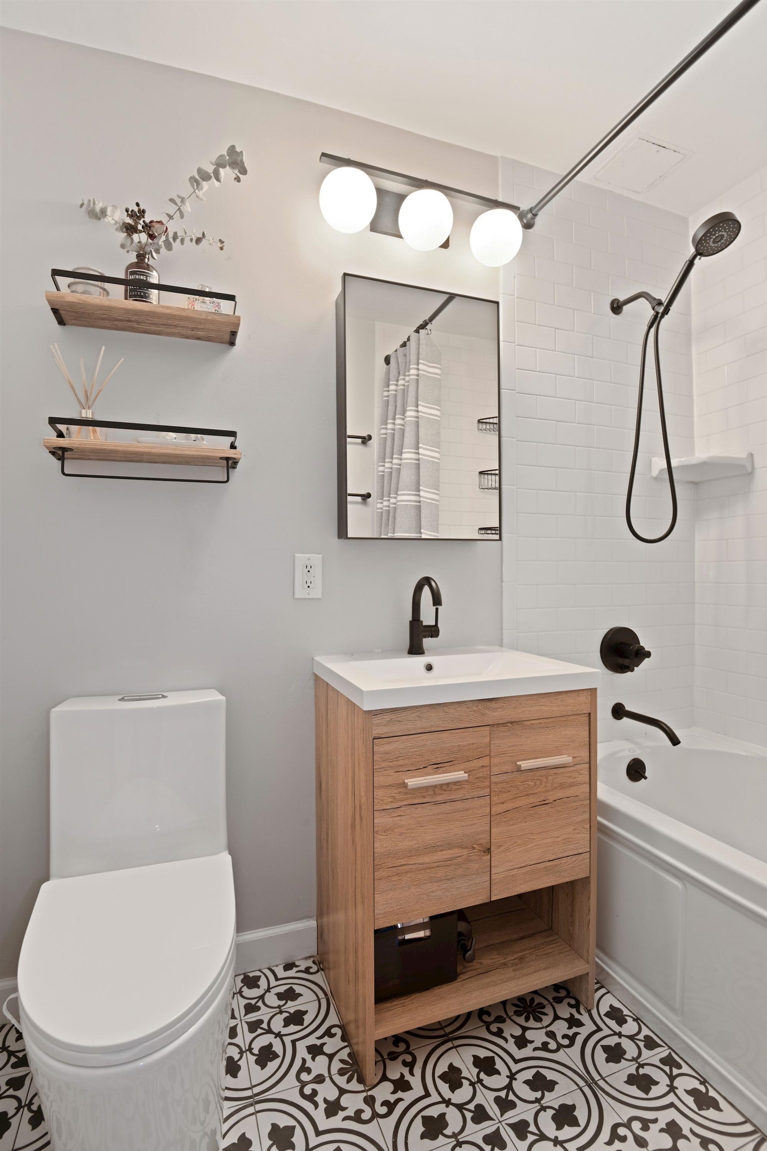227 CHRISTOPHER COLUMBUS DR Unit 217B