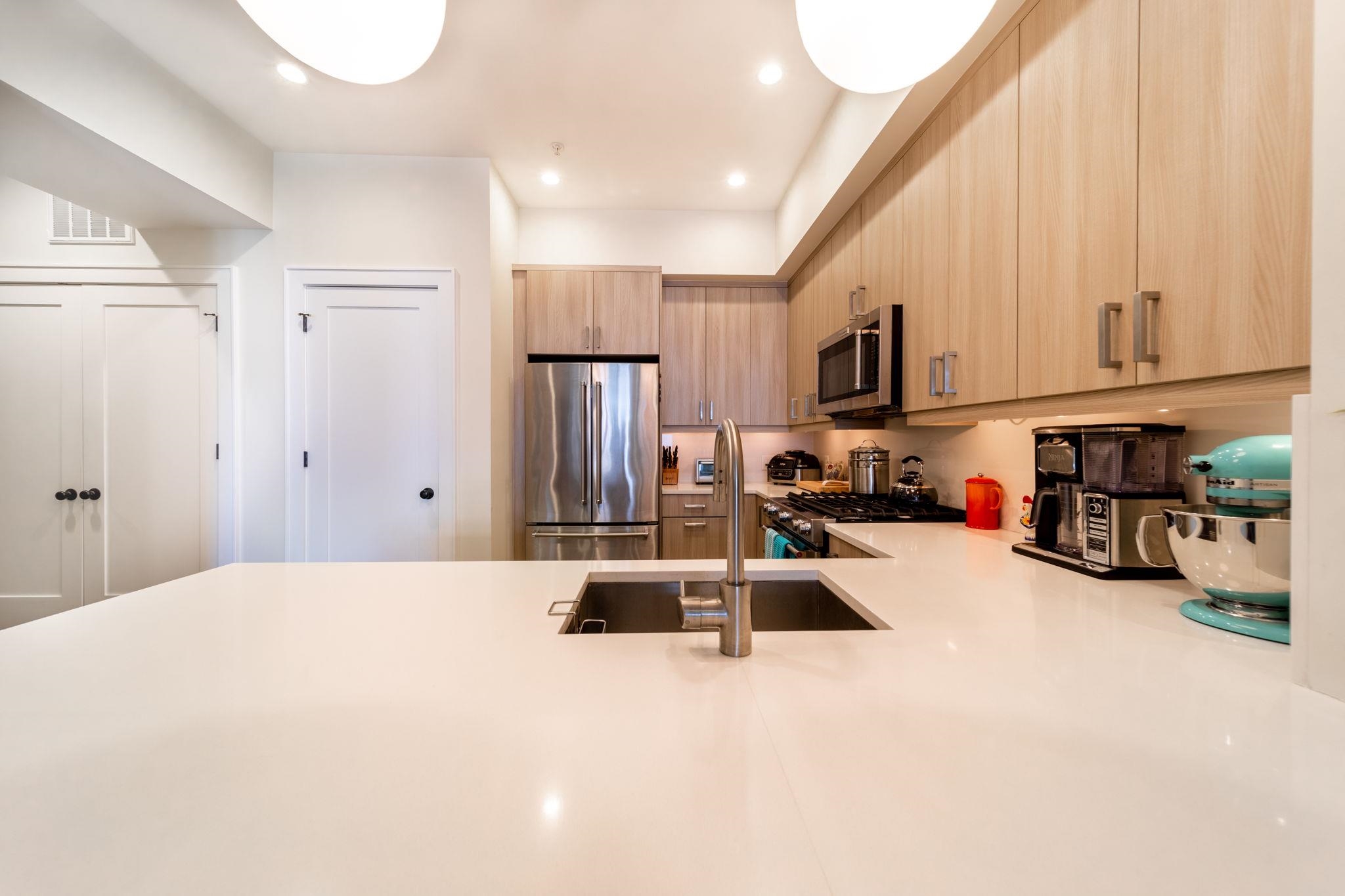 374 7TH ST Unit 302