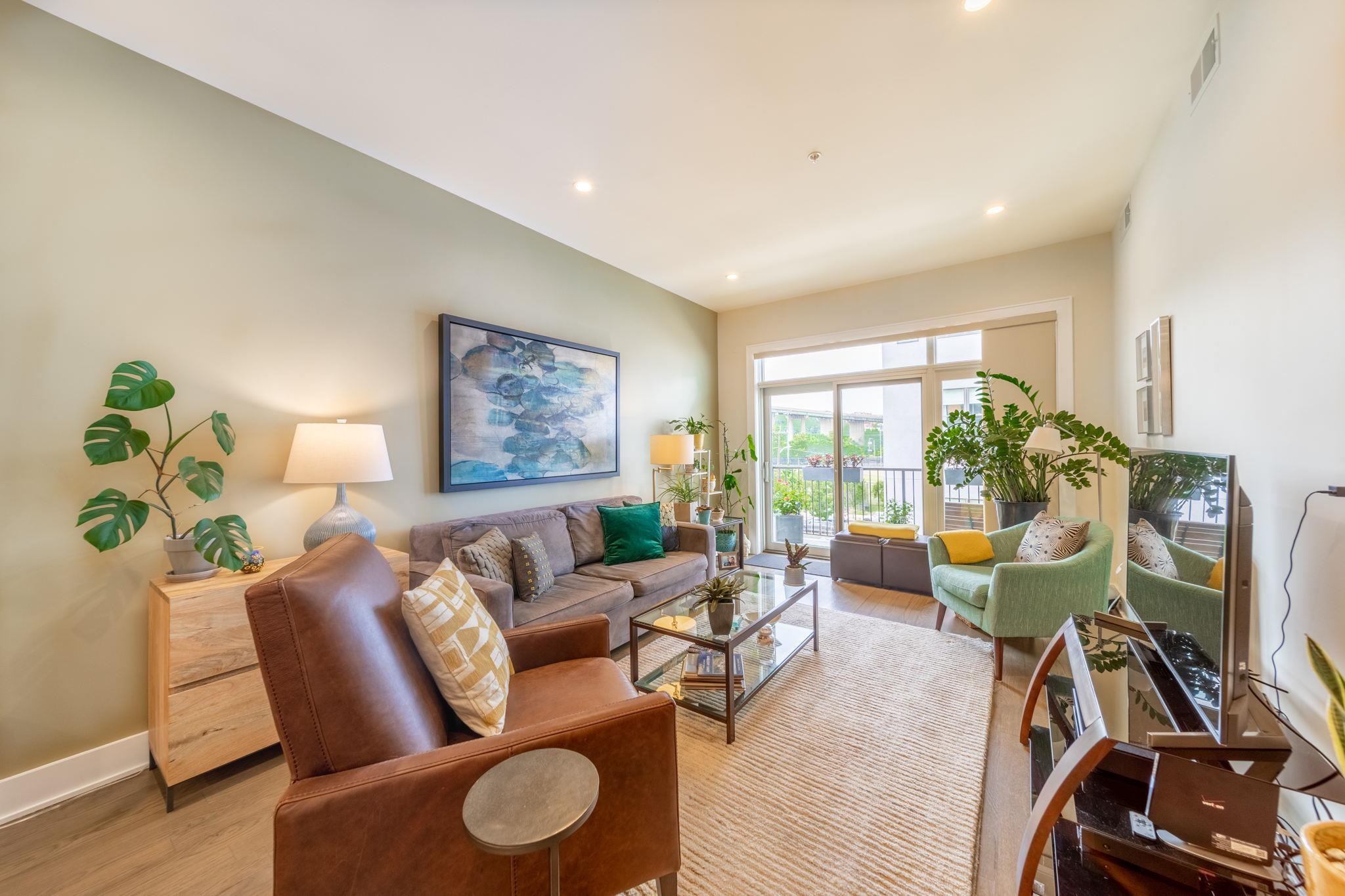 374 7TH ST Unit 302