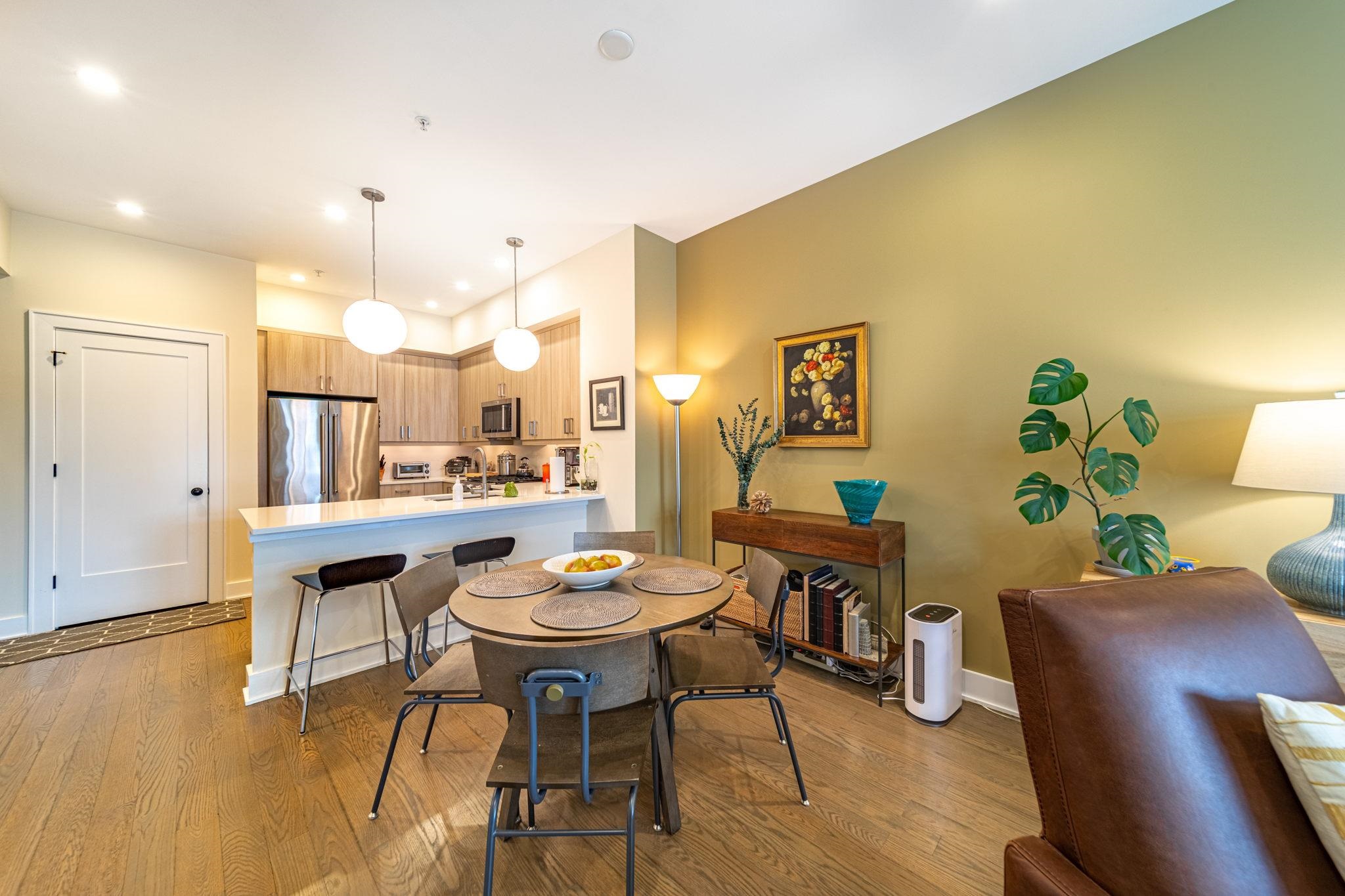 374 7TH ST Unit 302
