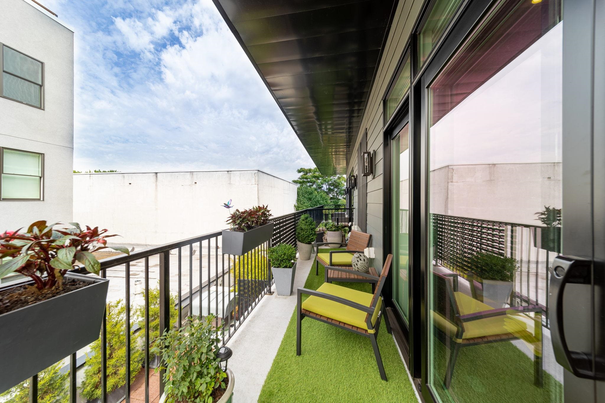 374 7TH ST Unit 302