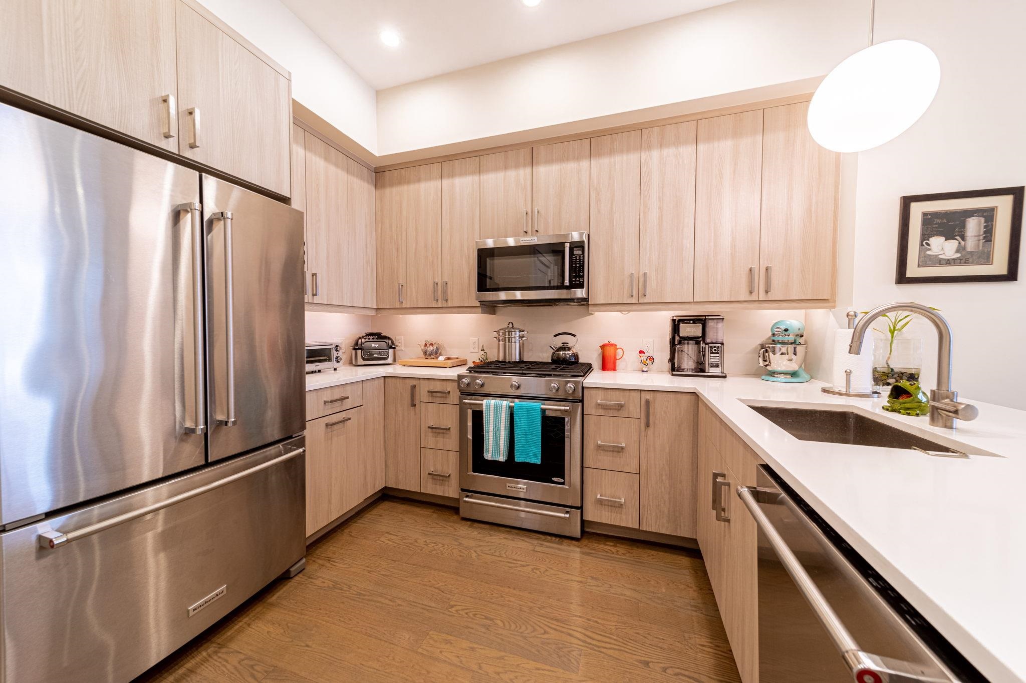 374 7TH ST Unit 302