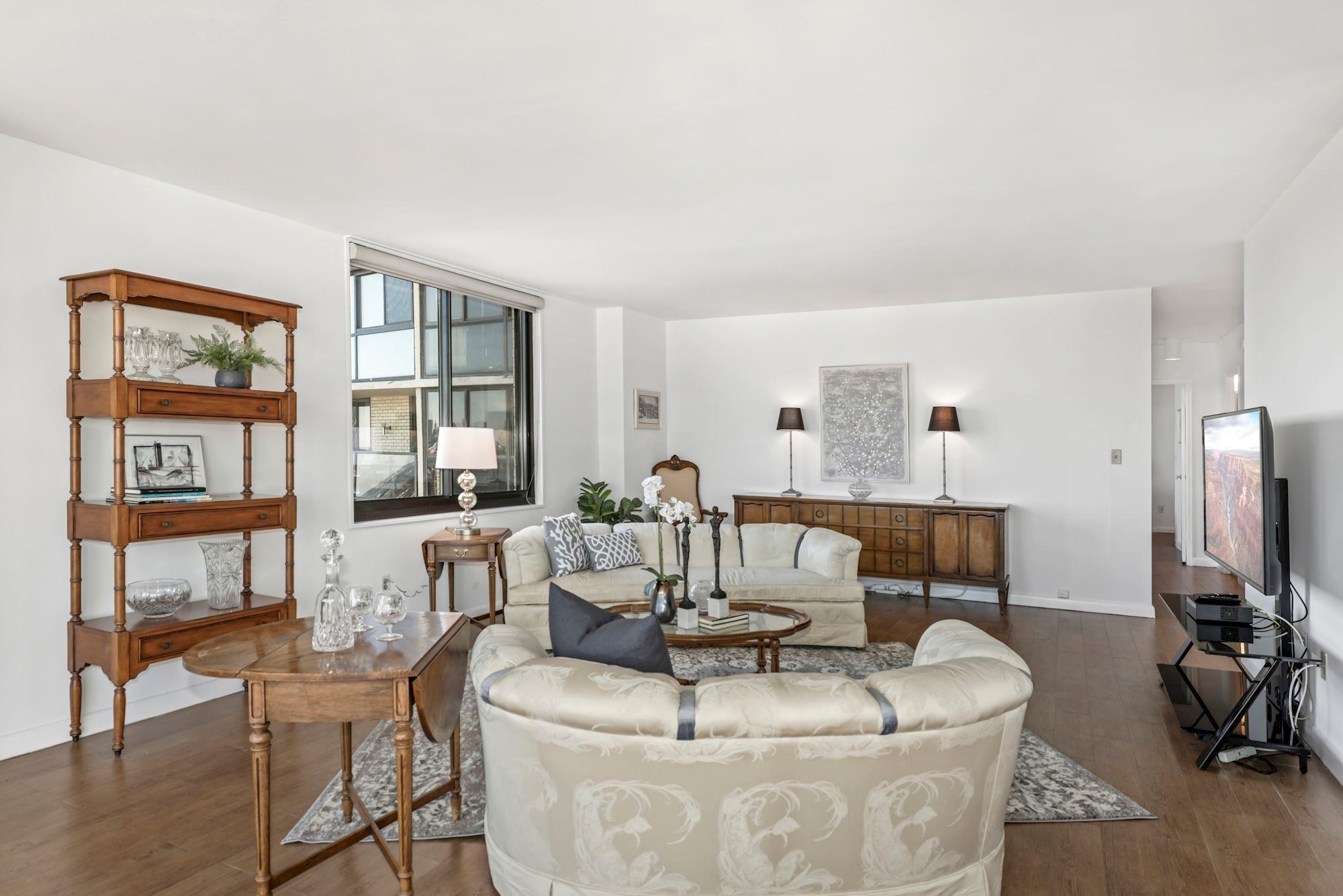 380 MOUNTAIN RD Unit 704