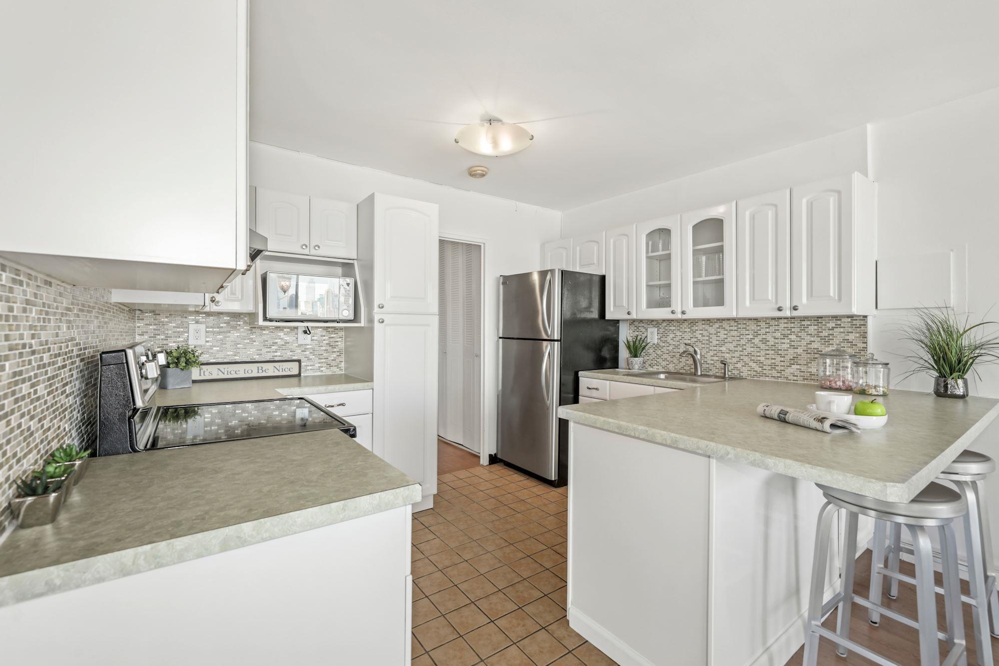 380 MOUNTAIN RD Unit 704