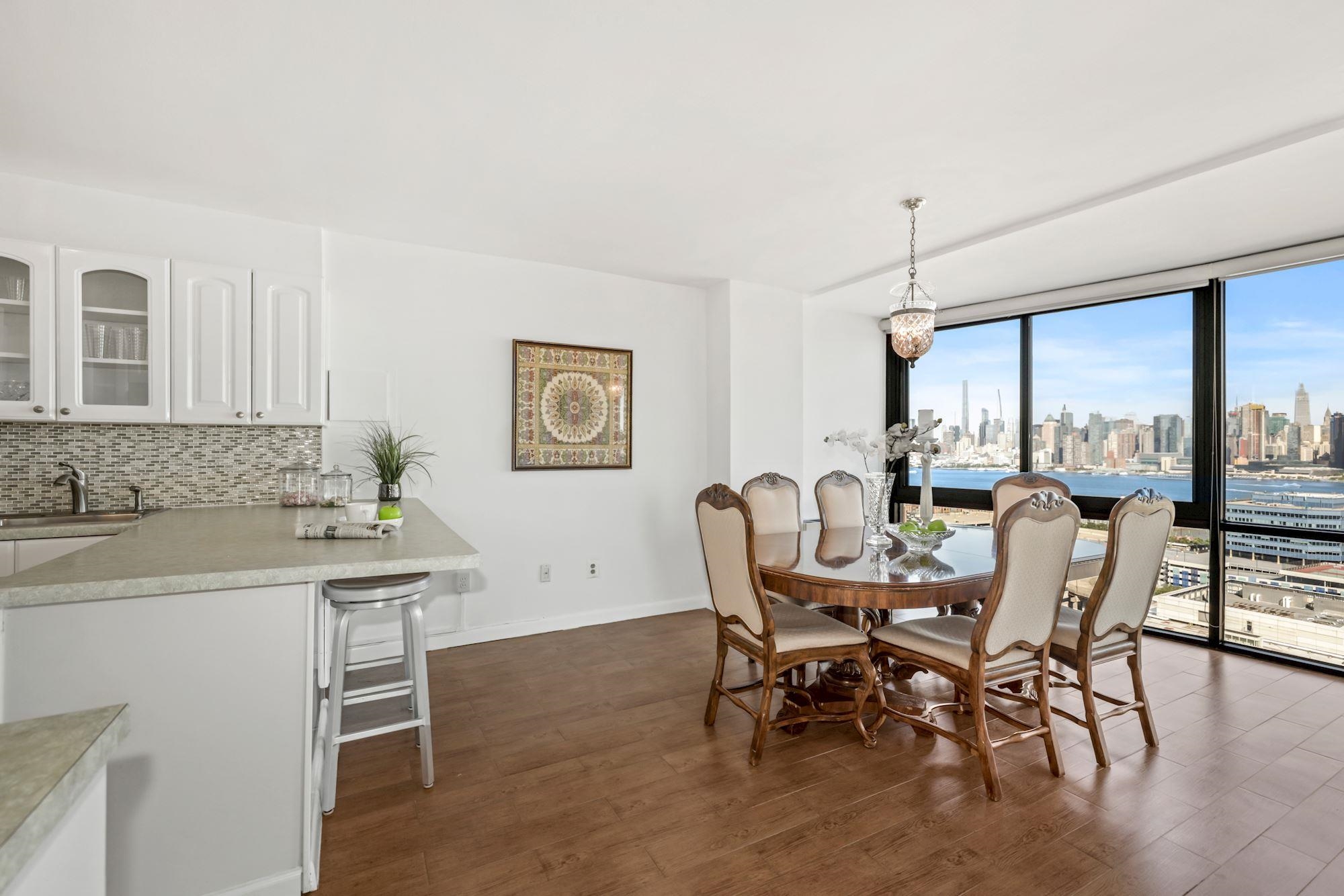 380 MOUNTAIN RD Unit 704